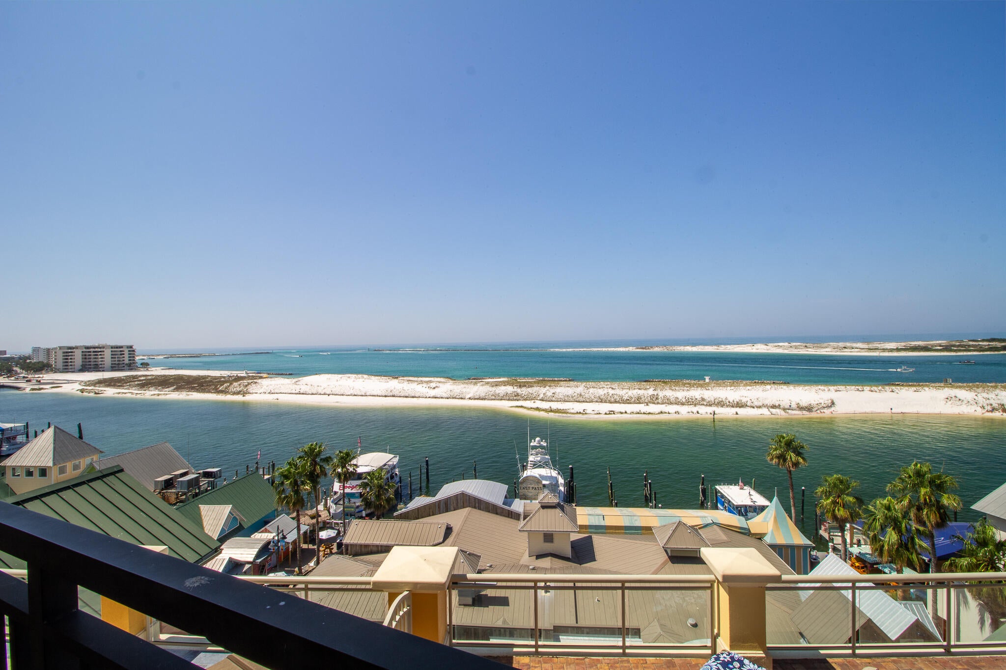 EMERALD GRANDE - Residential