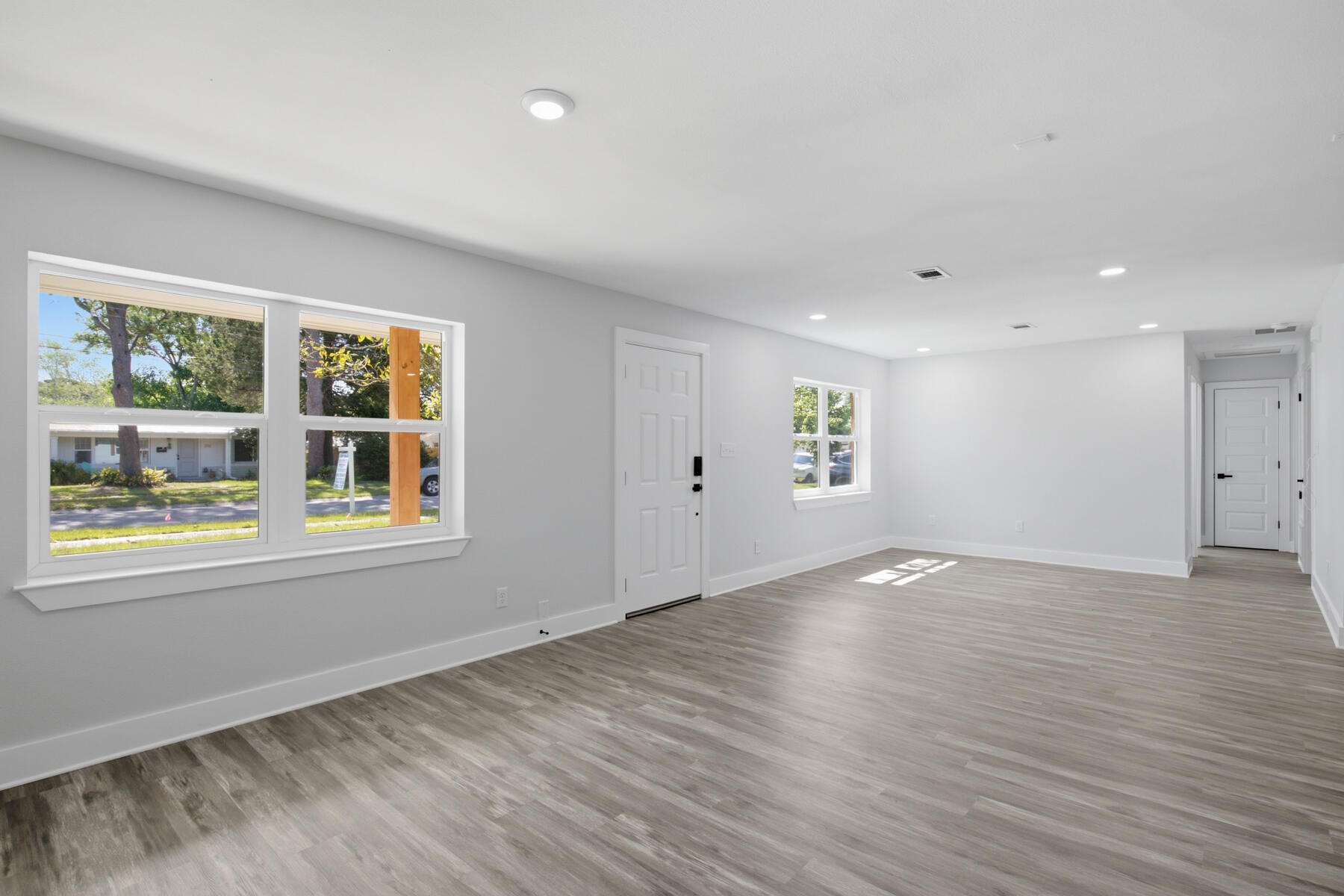 OAK TREE PARK - Residential