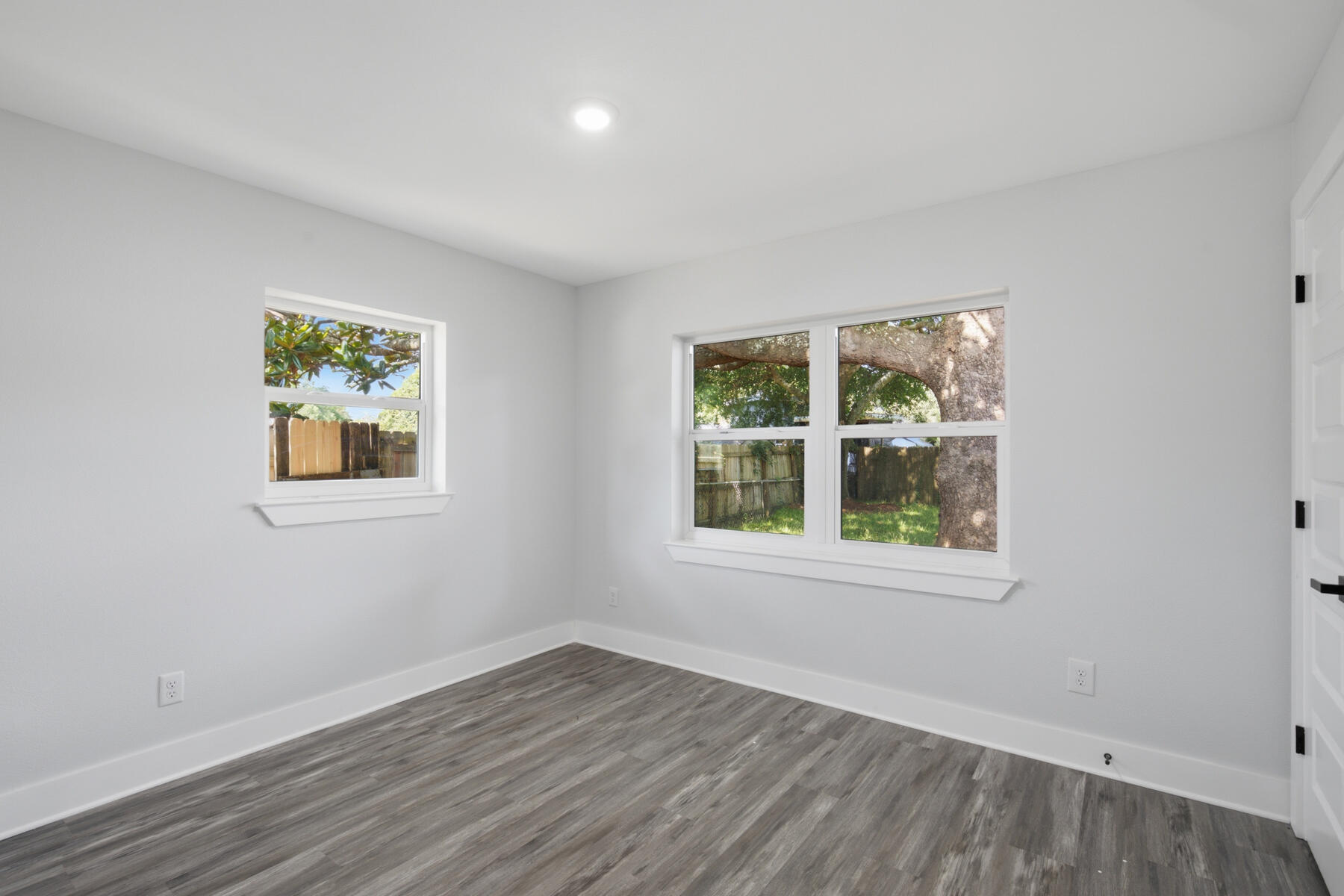 OAK TREE PARK - Residential