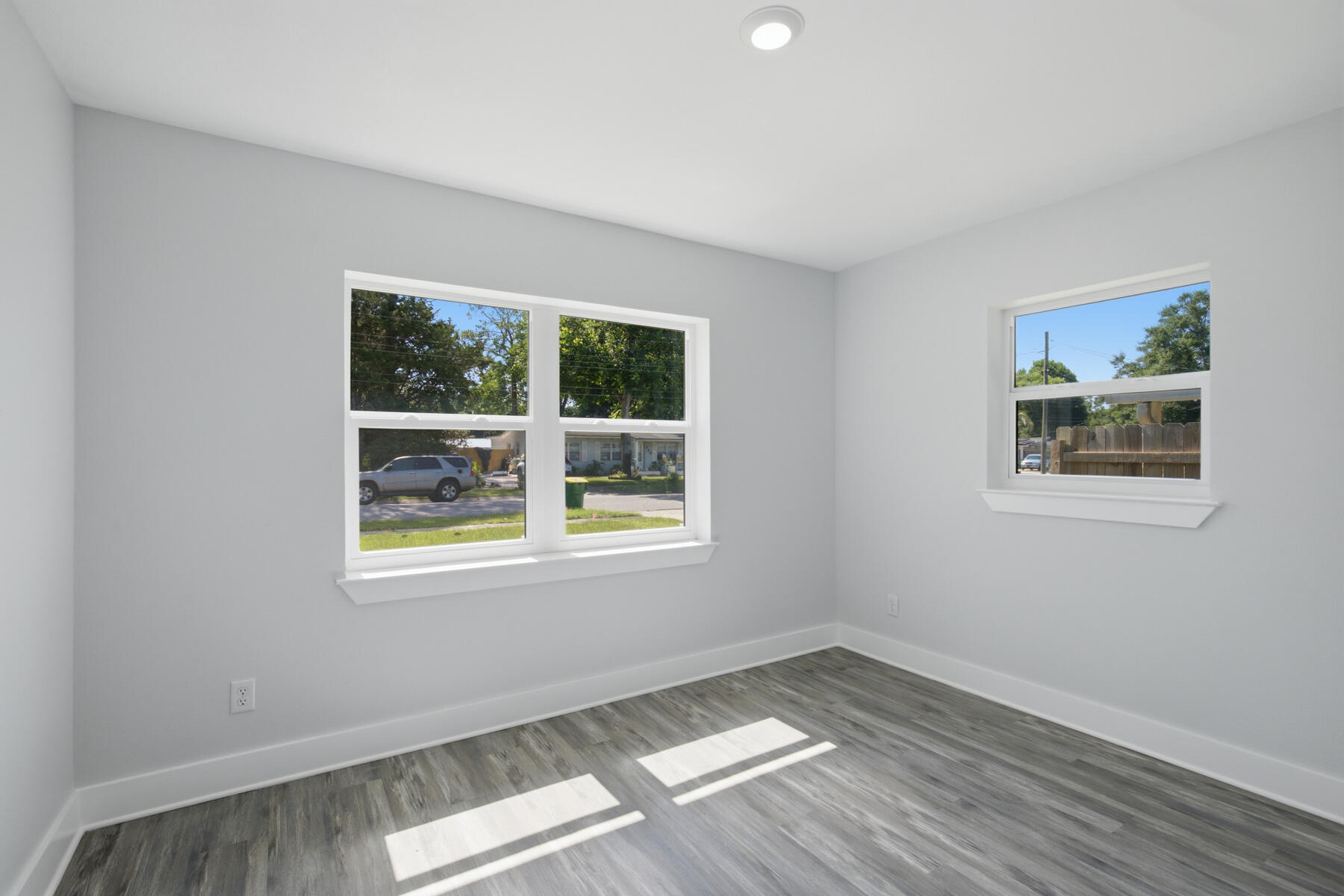 OAK TREE PARK - Residential
