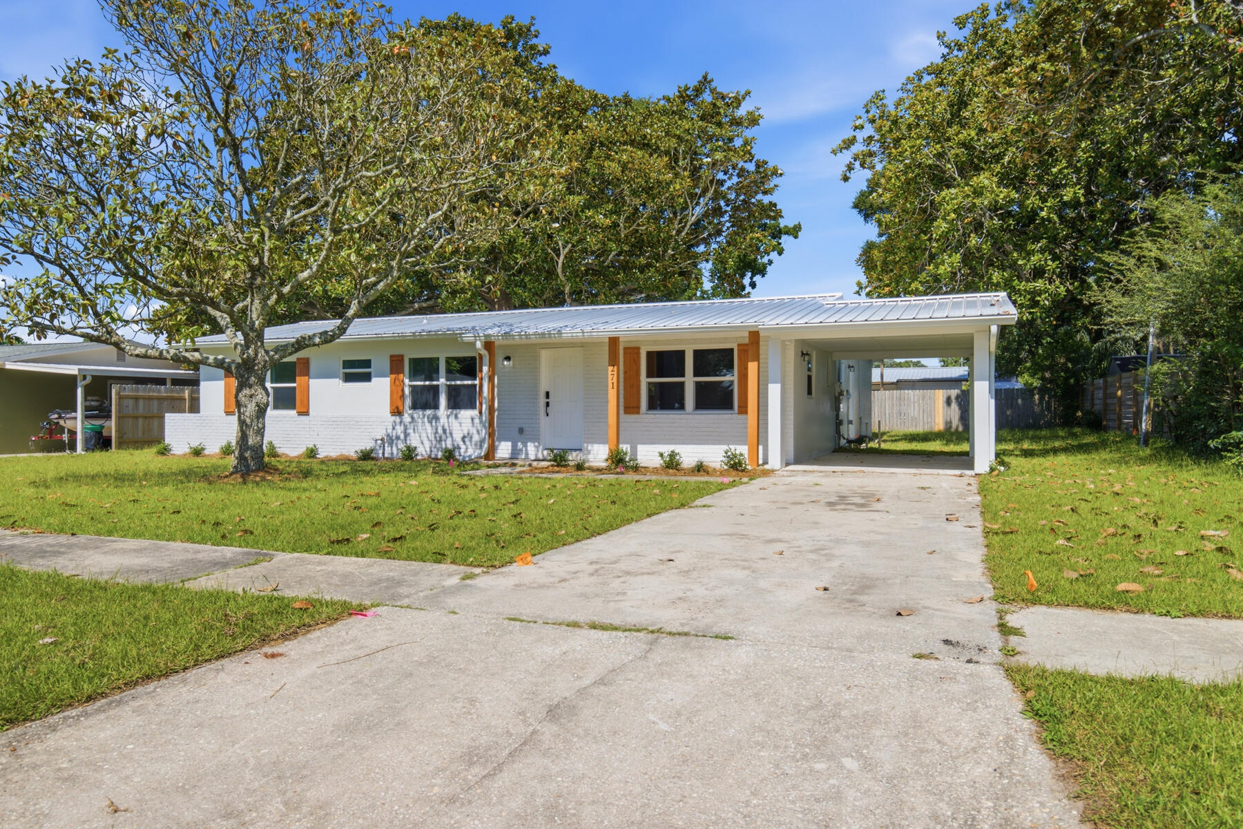 OAK TREE PARK - Residential