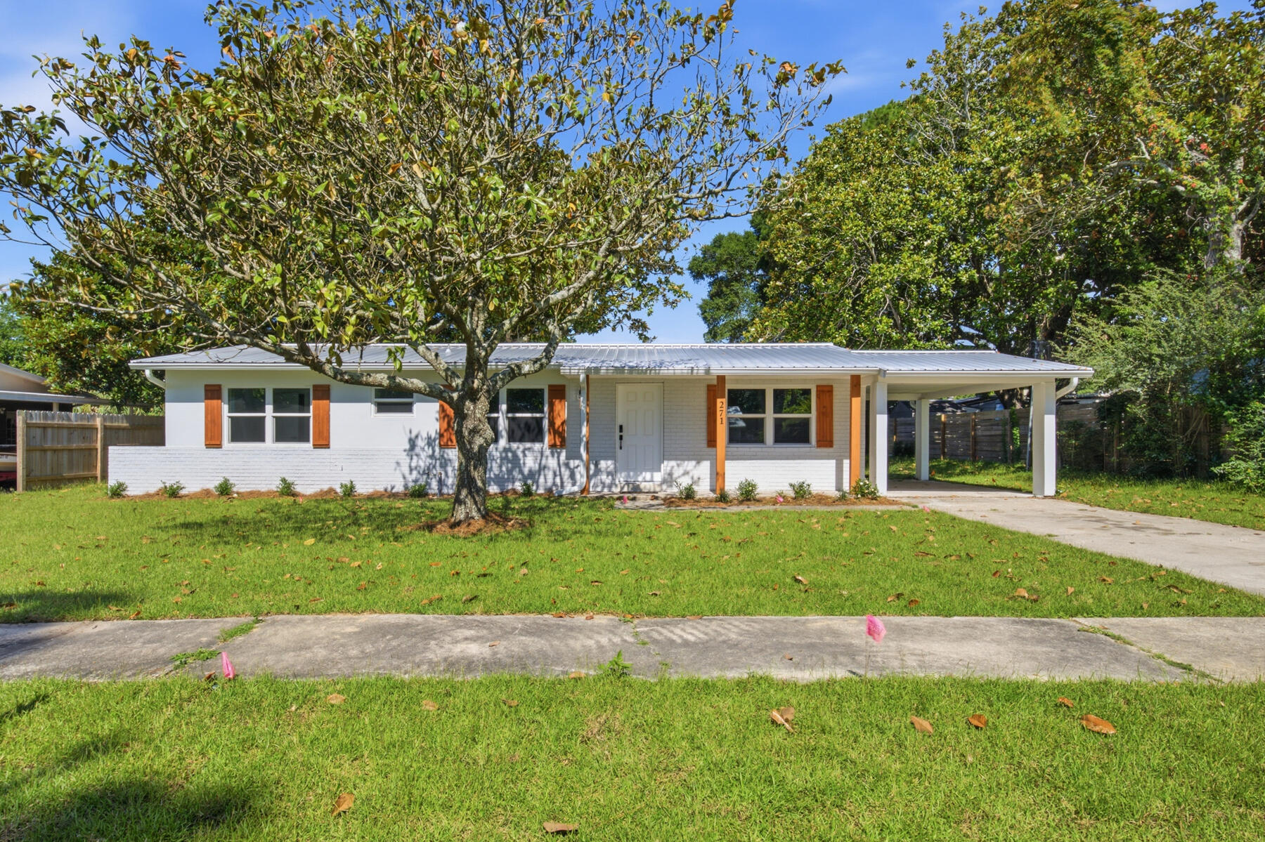 OAK TREE PARK - Residential