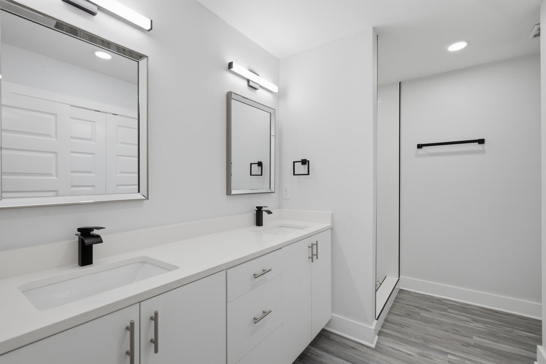 OAK TREE PARK - Residential