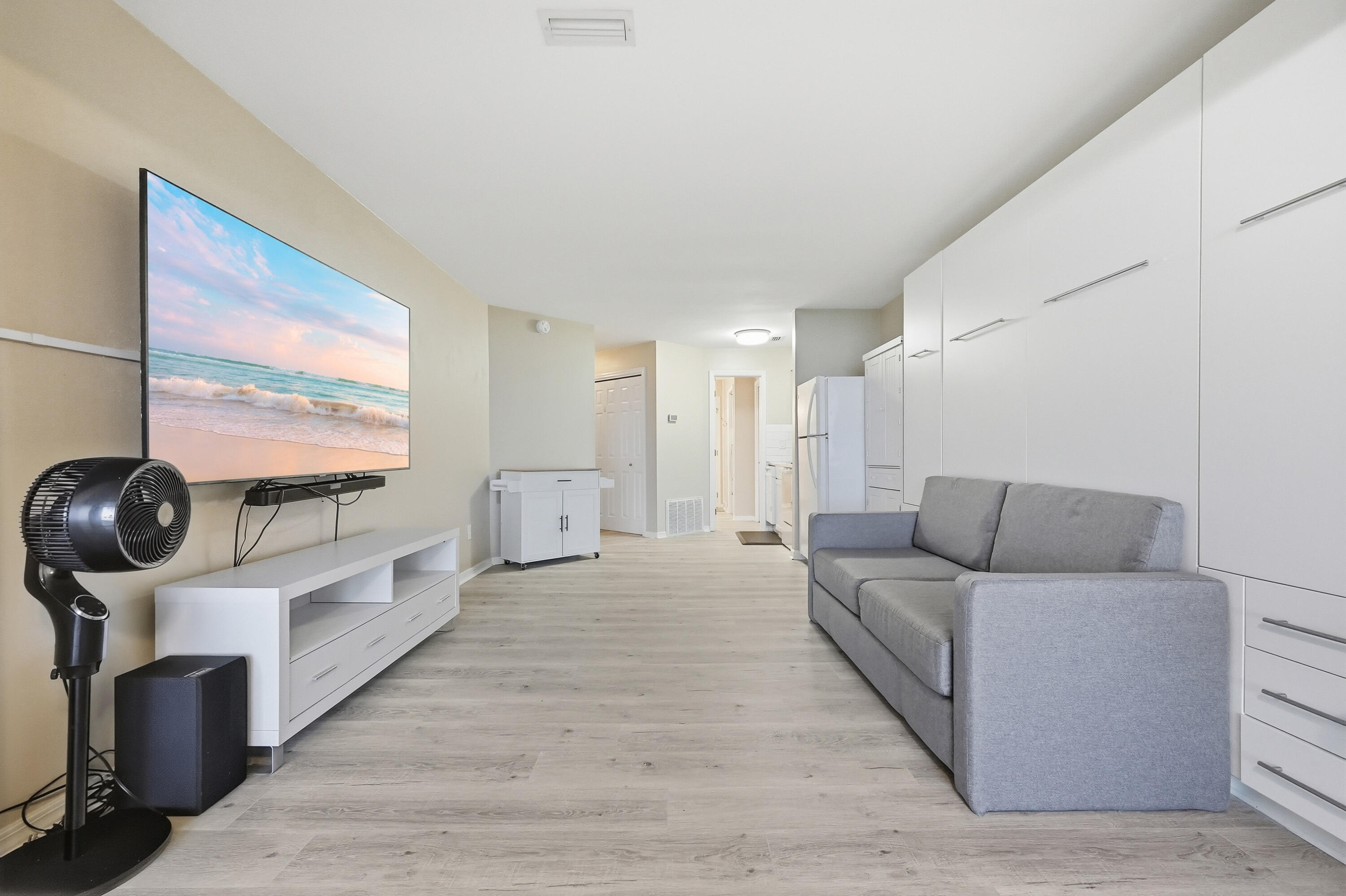 BAY VILLAS - Residential Lease
