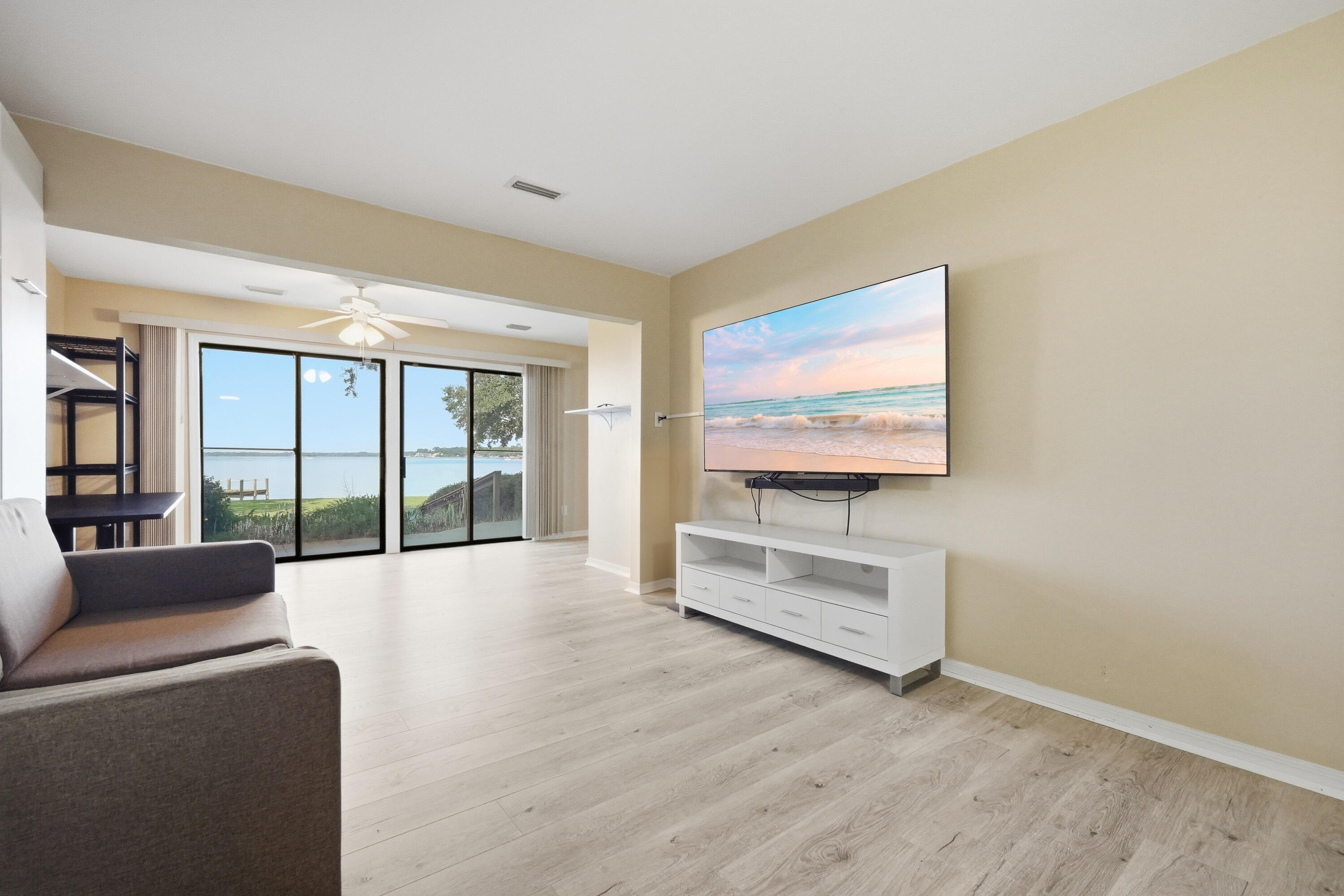 BAY VILLAS - Residential Lease