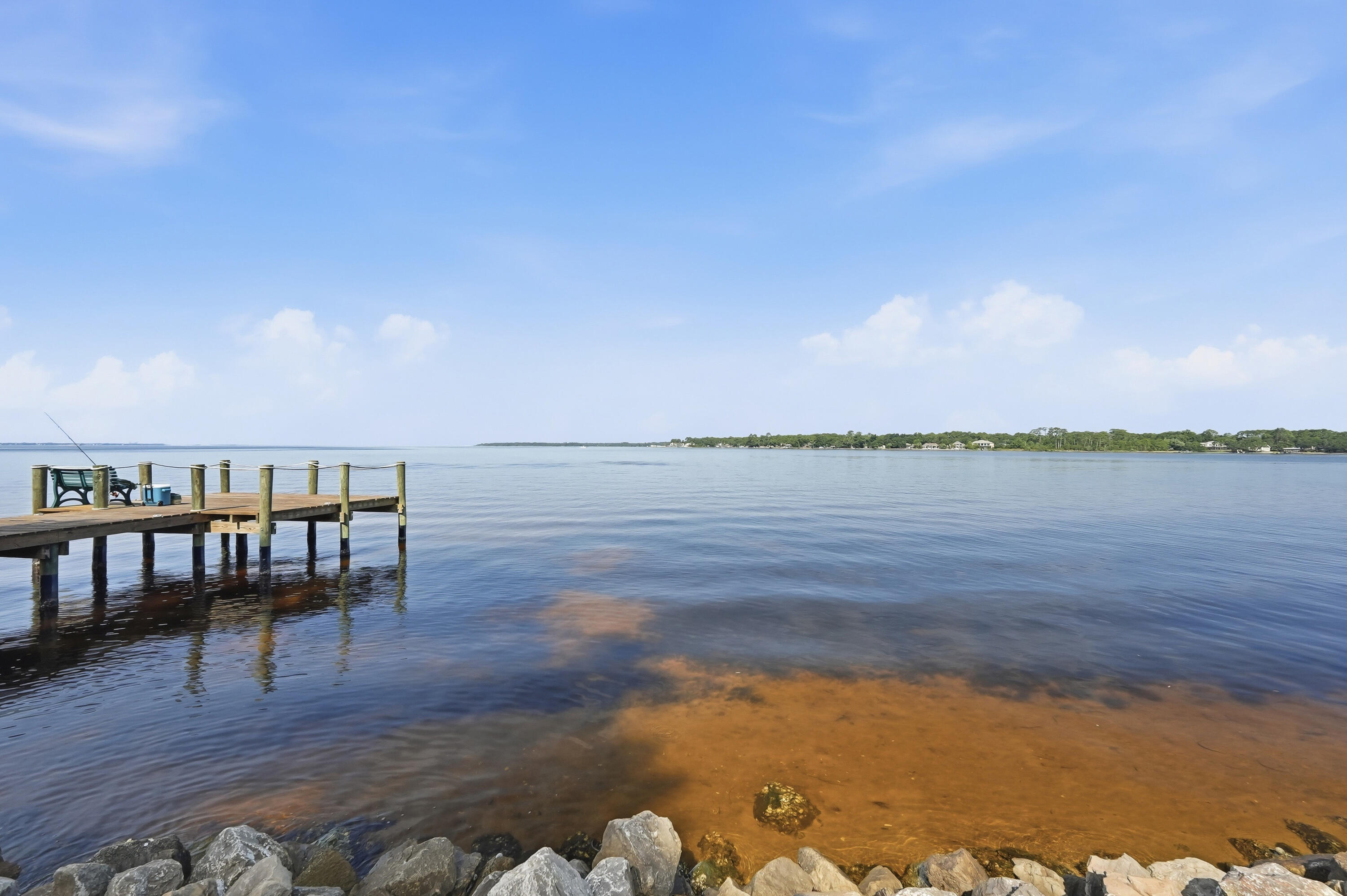 BAY VILLAS - Residential Lease