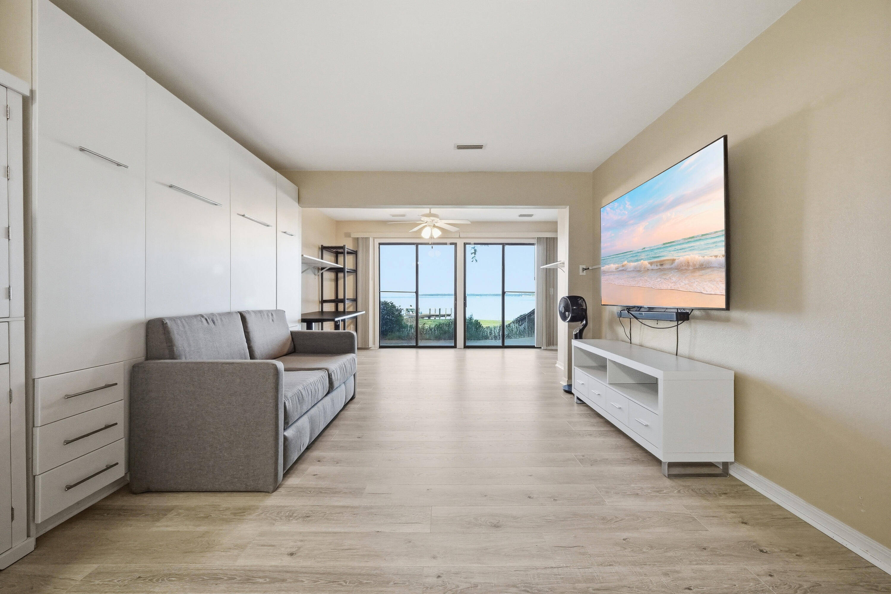 BAY VILLAS - Residential Lease