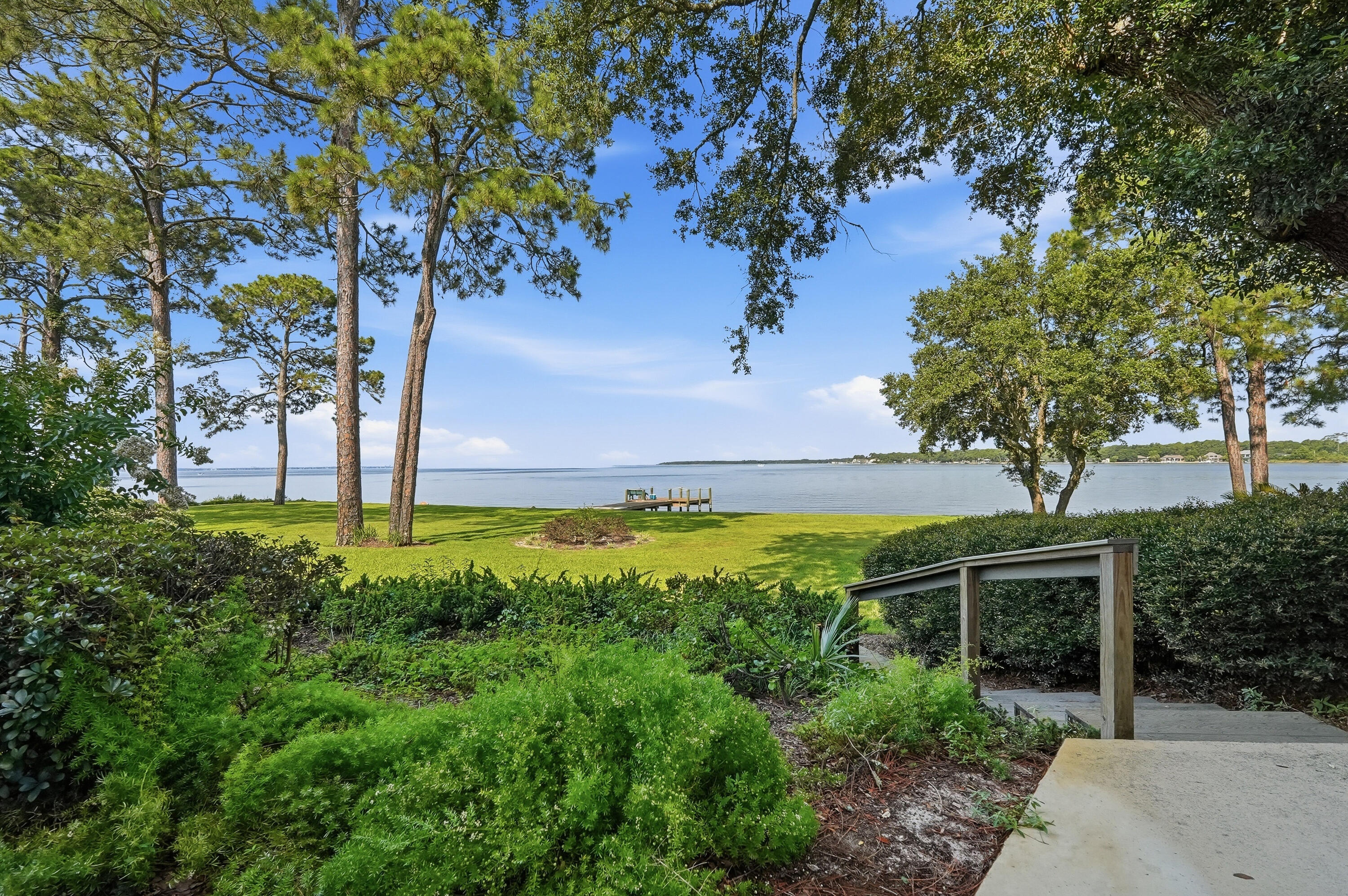 BAY VILLAS - Residential Lease