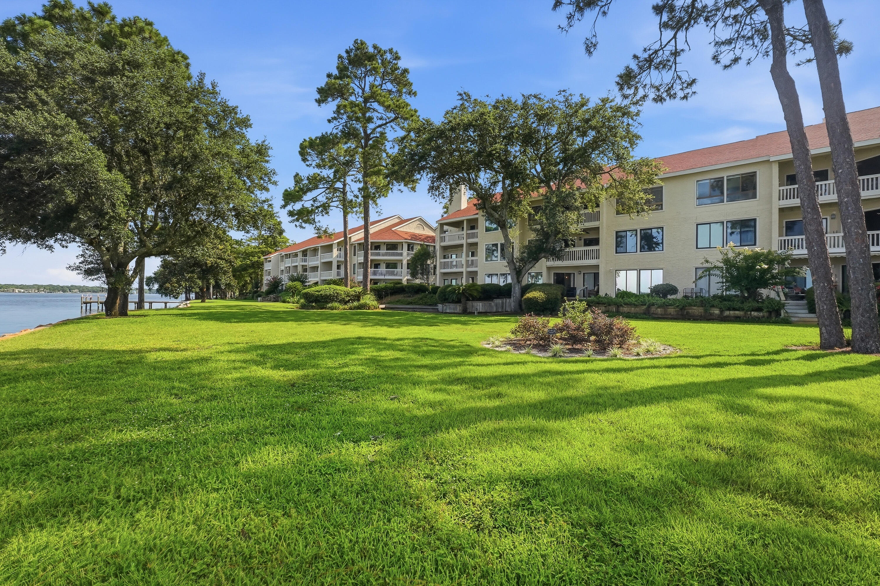 BAY VILLAS - Residential Lease