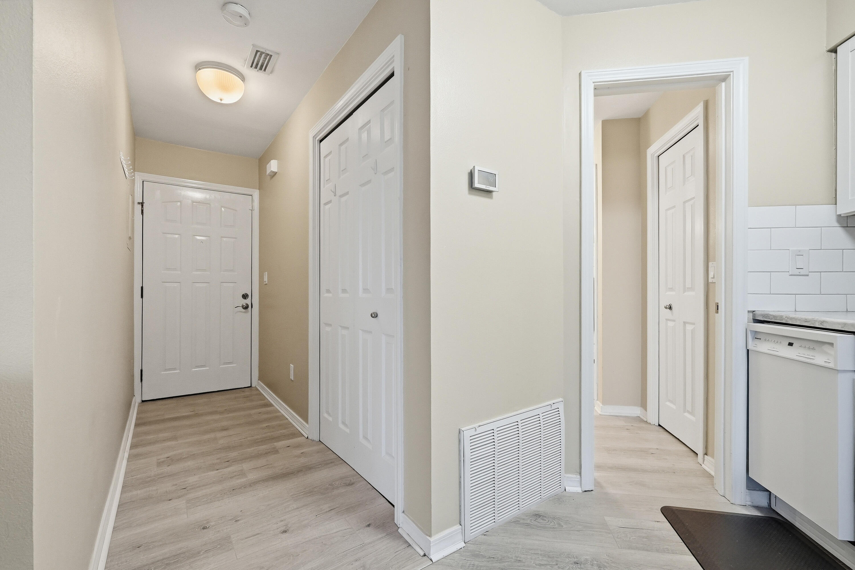 BAY VILLAS - Residential Lease