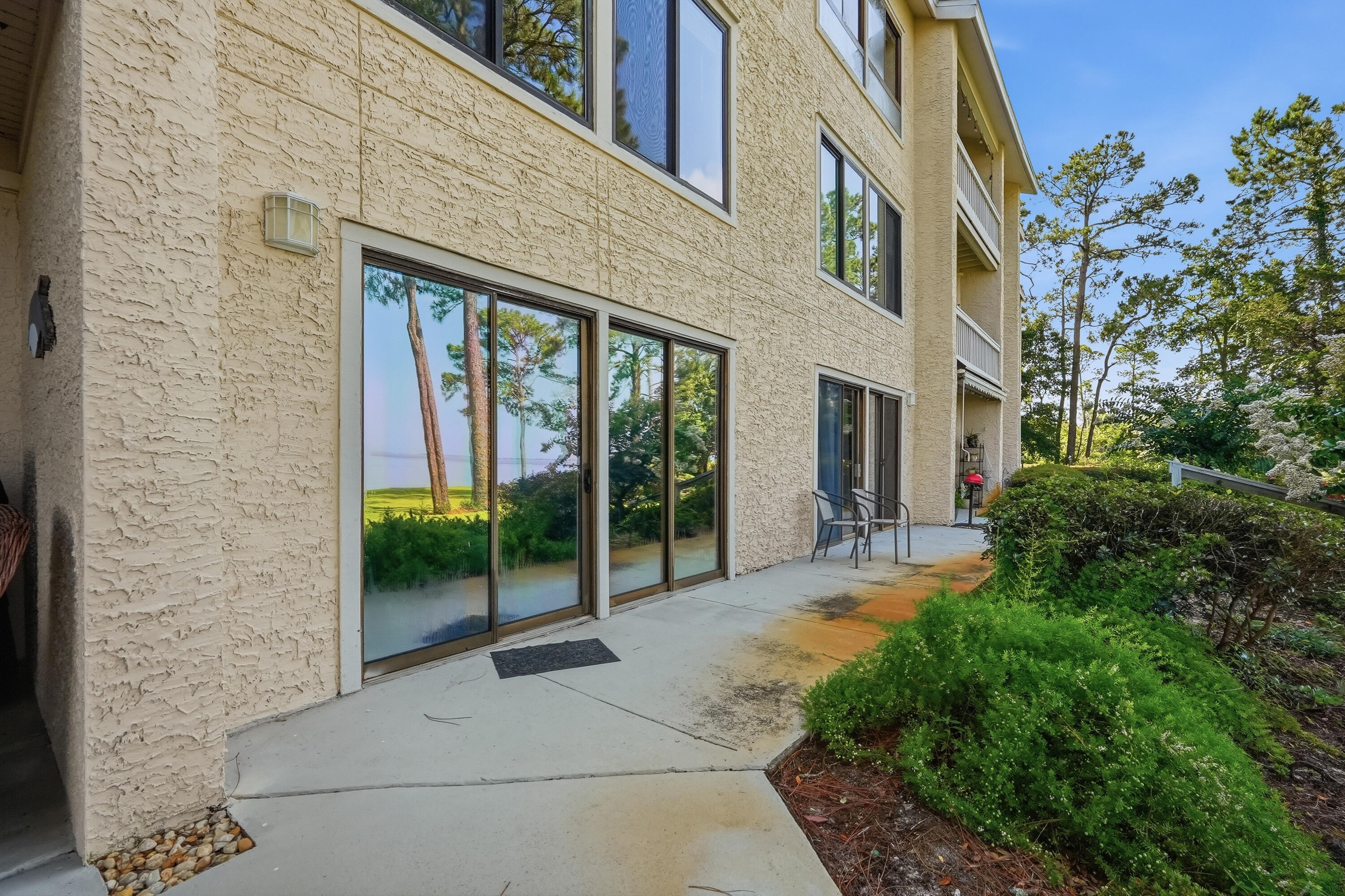 BAY VILLAS - Residential Lease