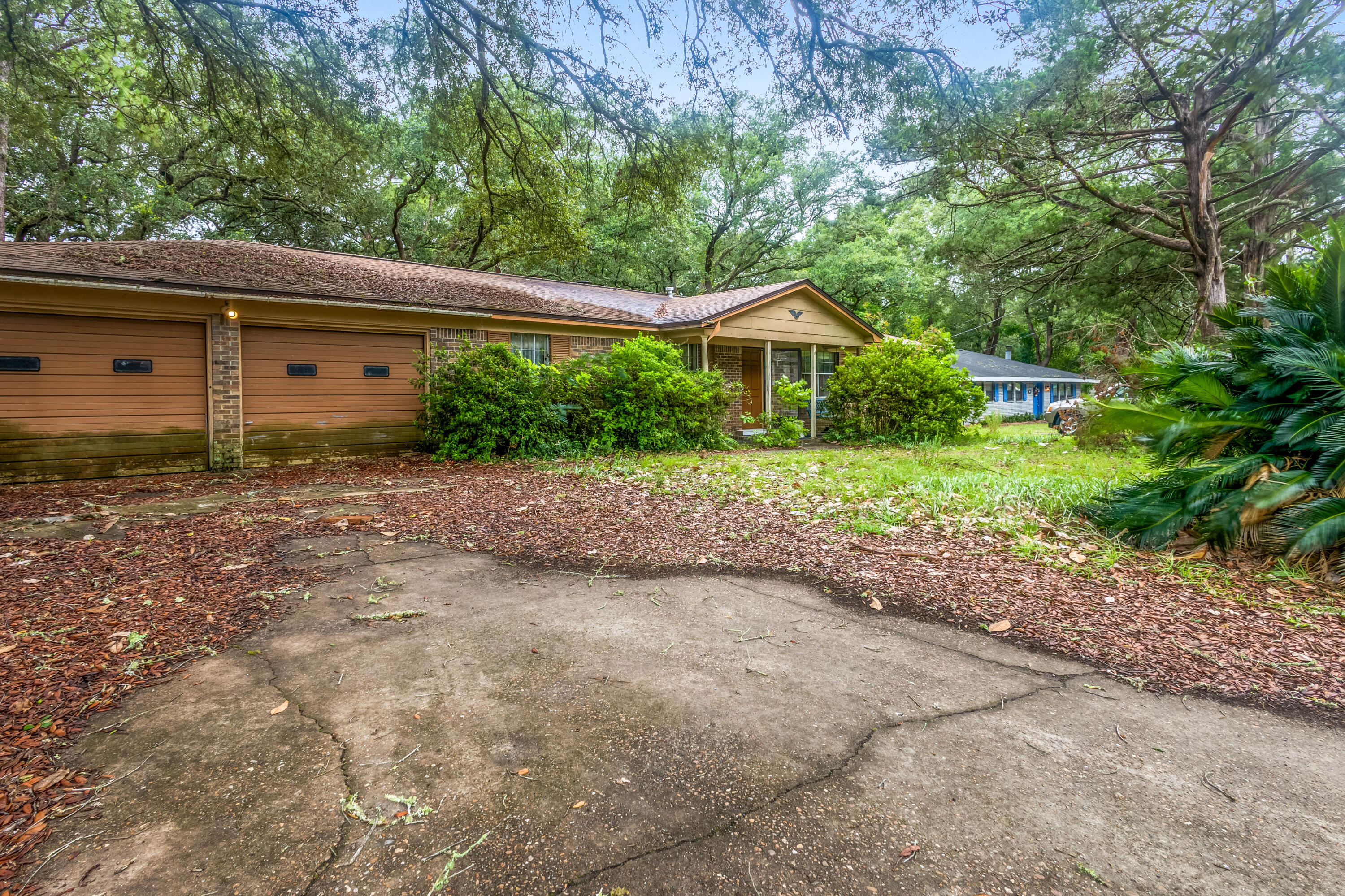 BAYOU POQUITO - Residential