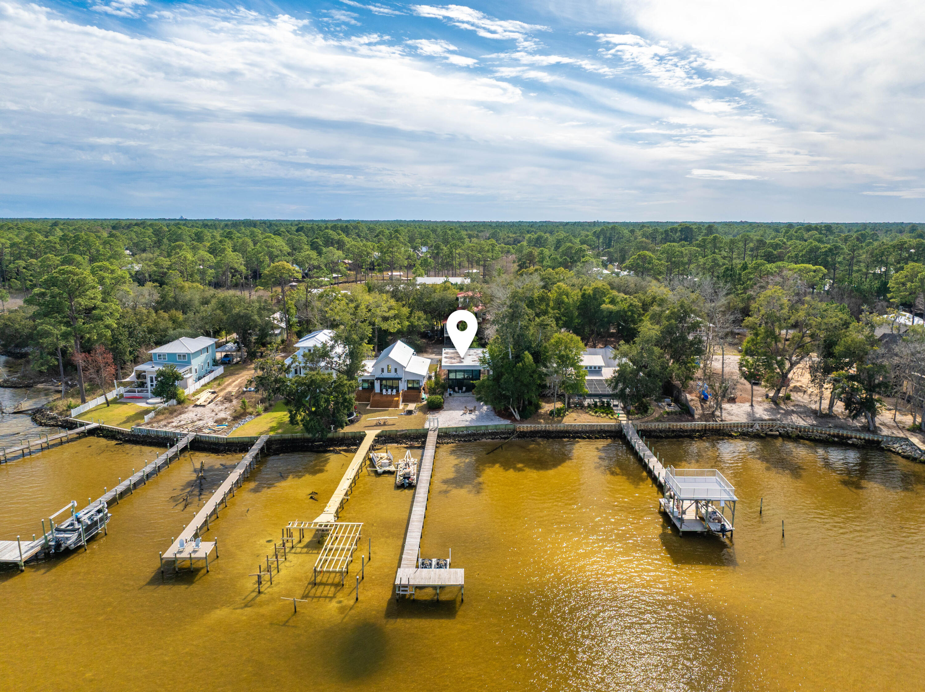 MAGNOLIA BEACH - Residential