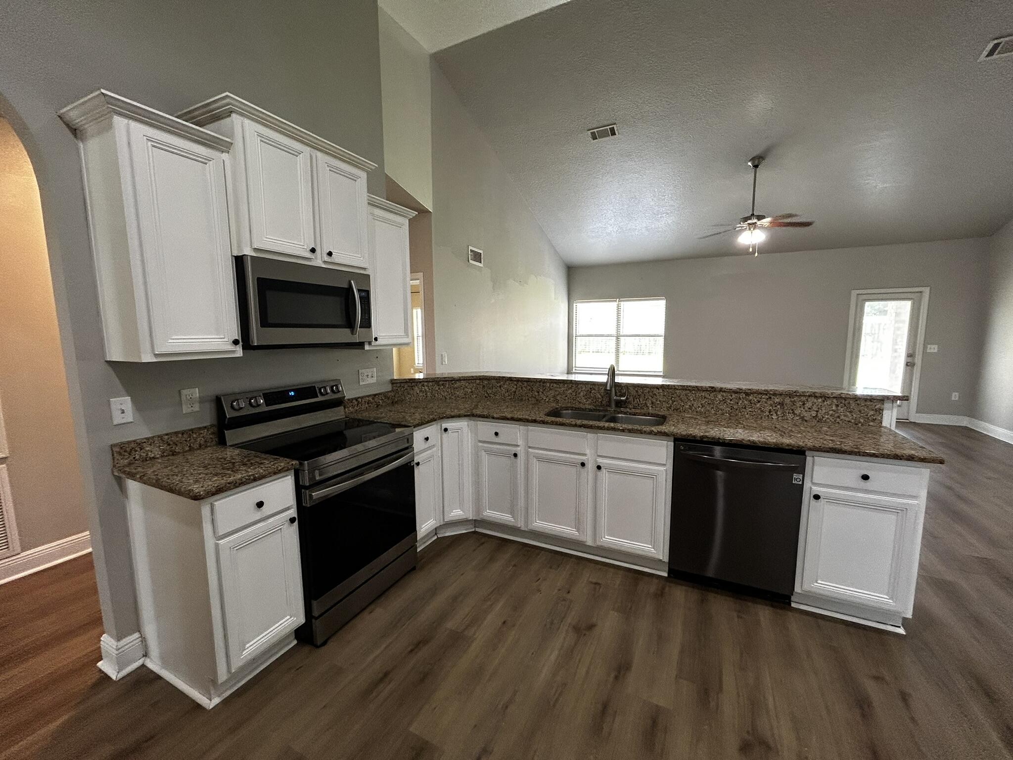 LIBERTY OAKS - Residential Lease