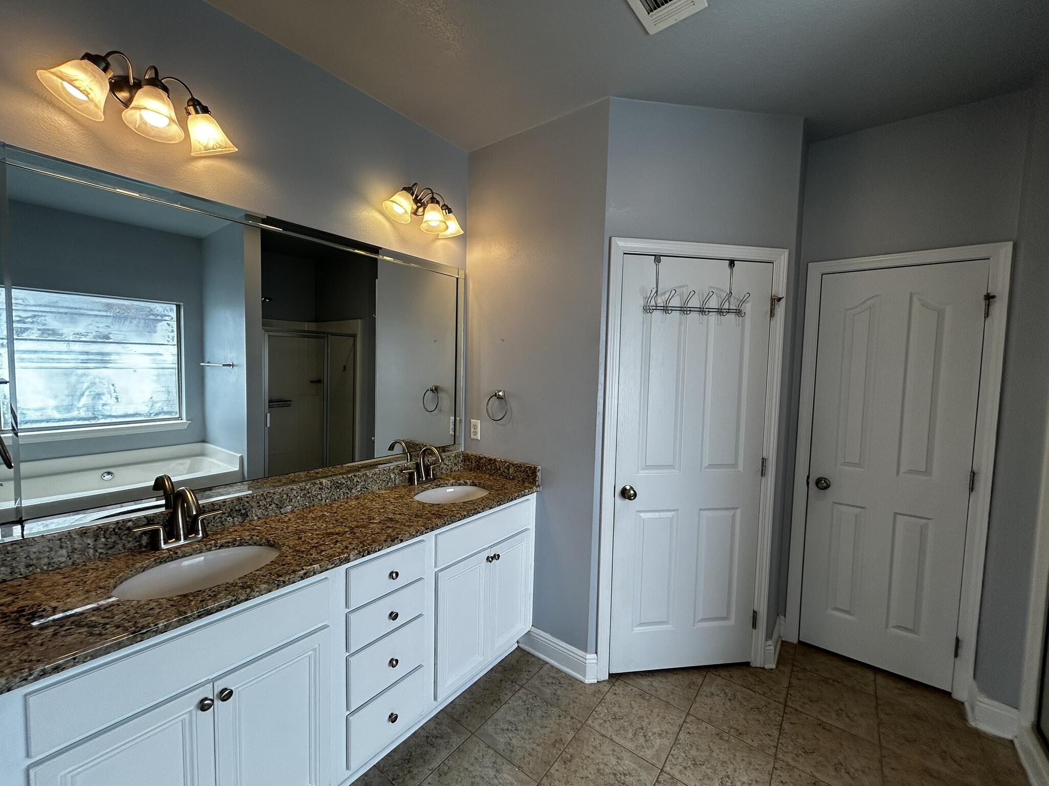 LIBERTY OAKS - Residential Lease