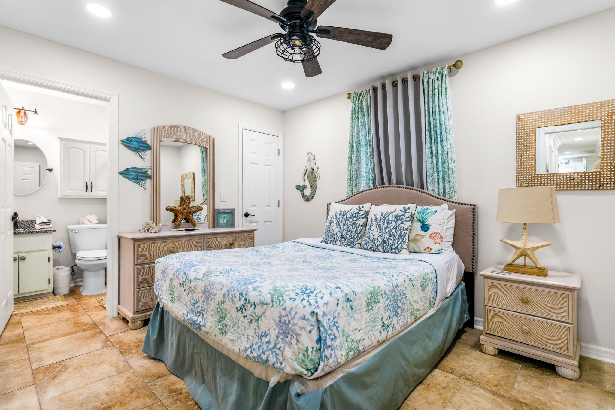 BEACHSIDE VILLAS CONDO - Residential
