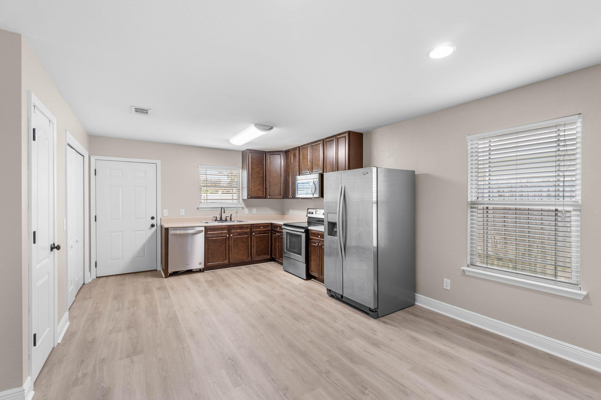 SHADOW LAKES - Residential