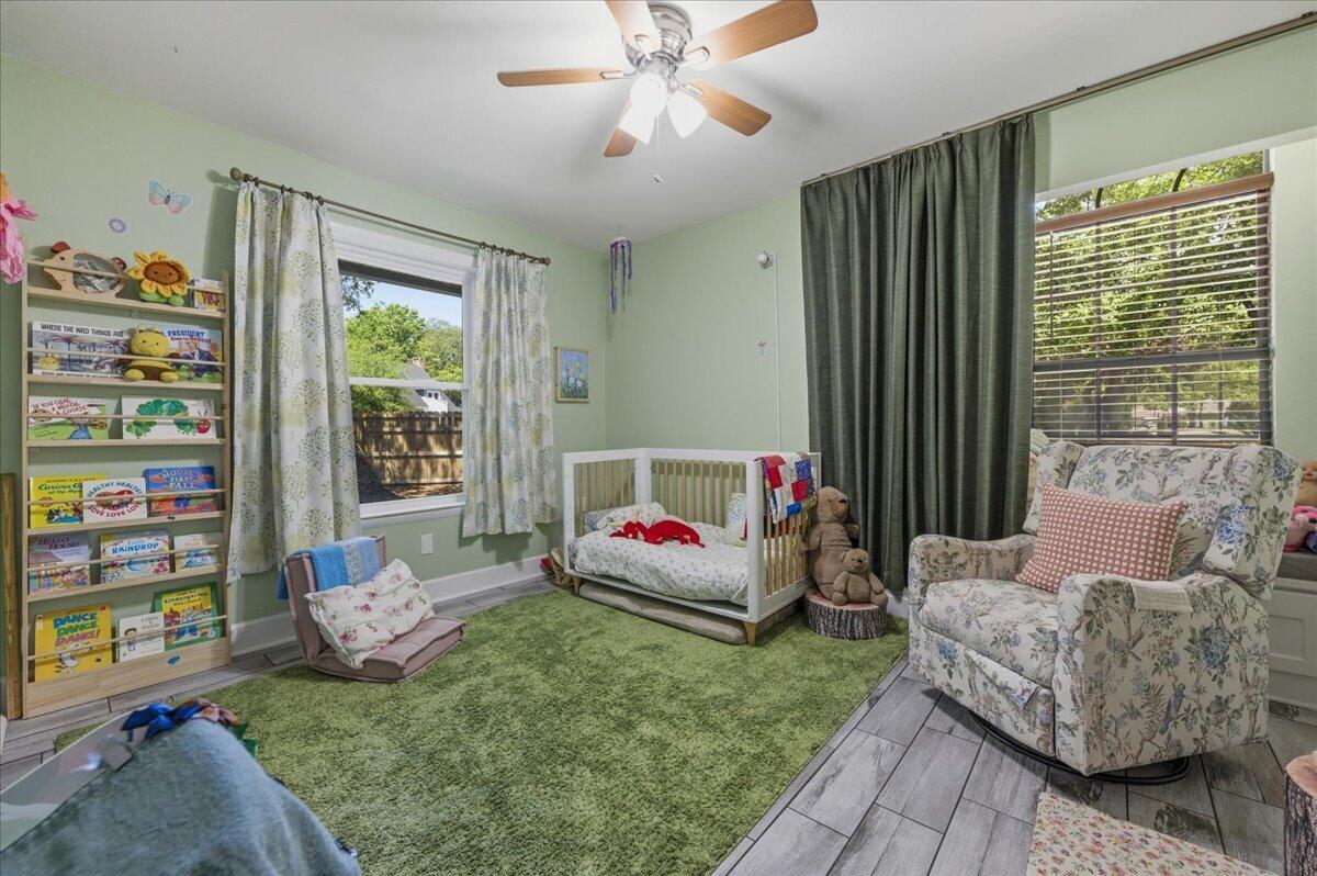 ROBLEDAL ESTATES - Residential