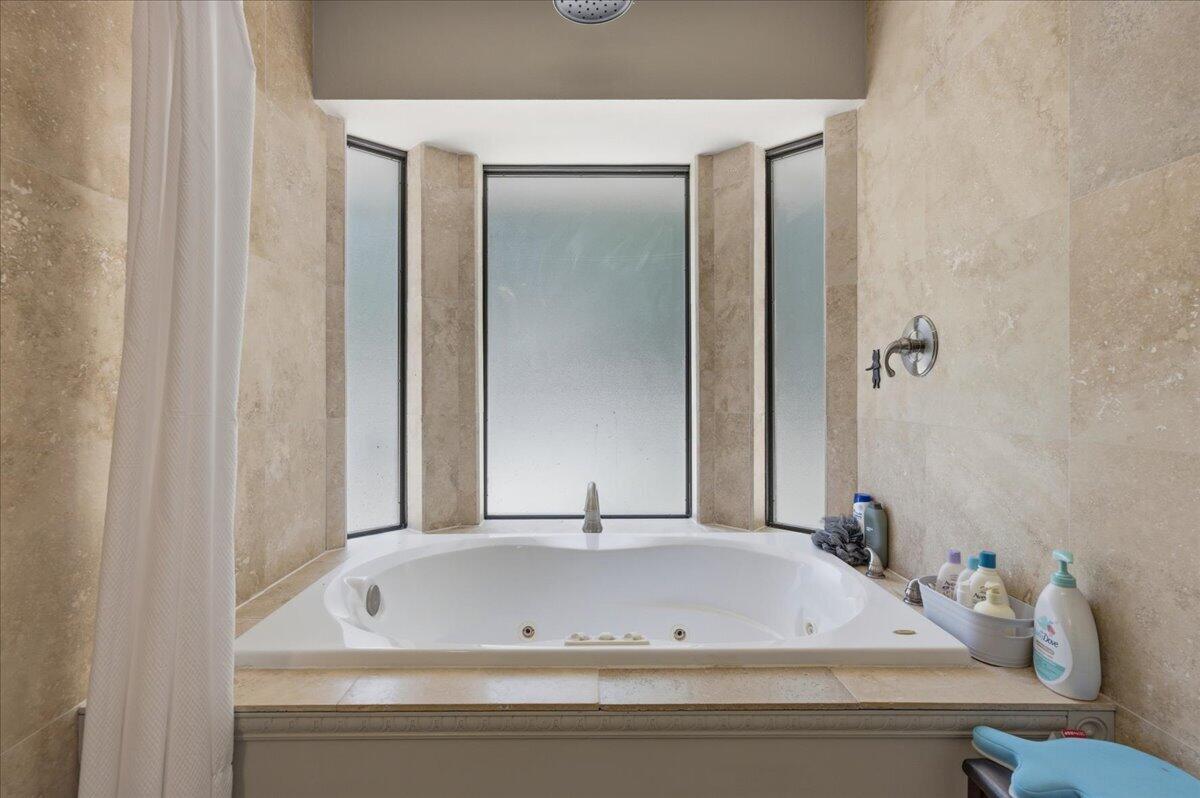ROBLEDAL ESTATES - Residential