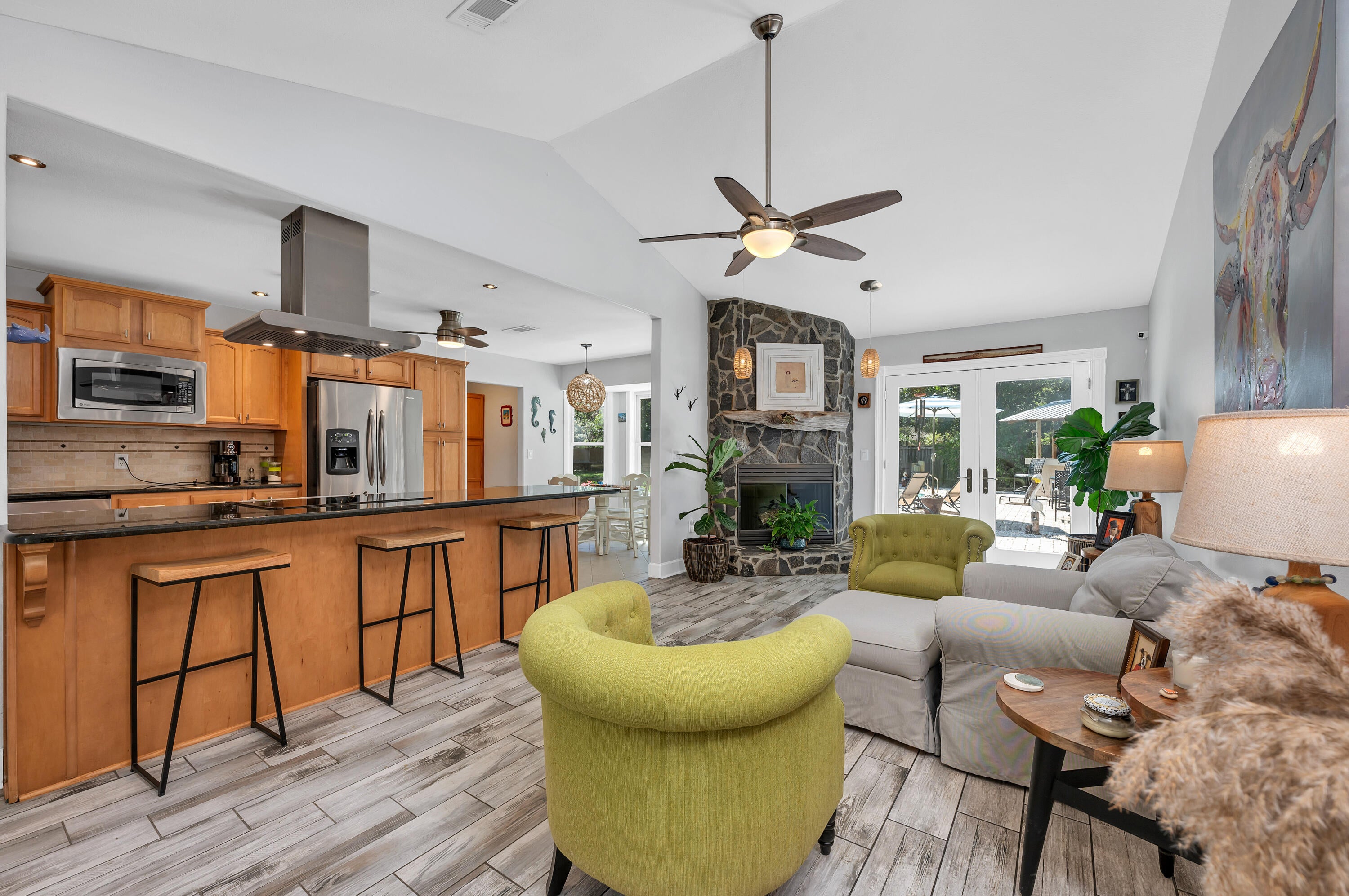 ROBLEDAL ESTATES - Residential