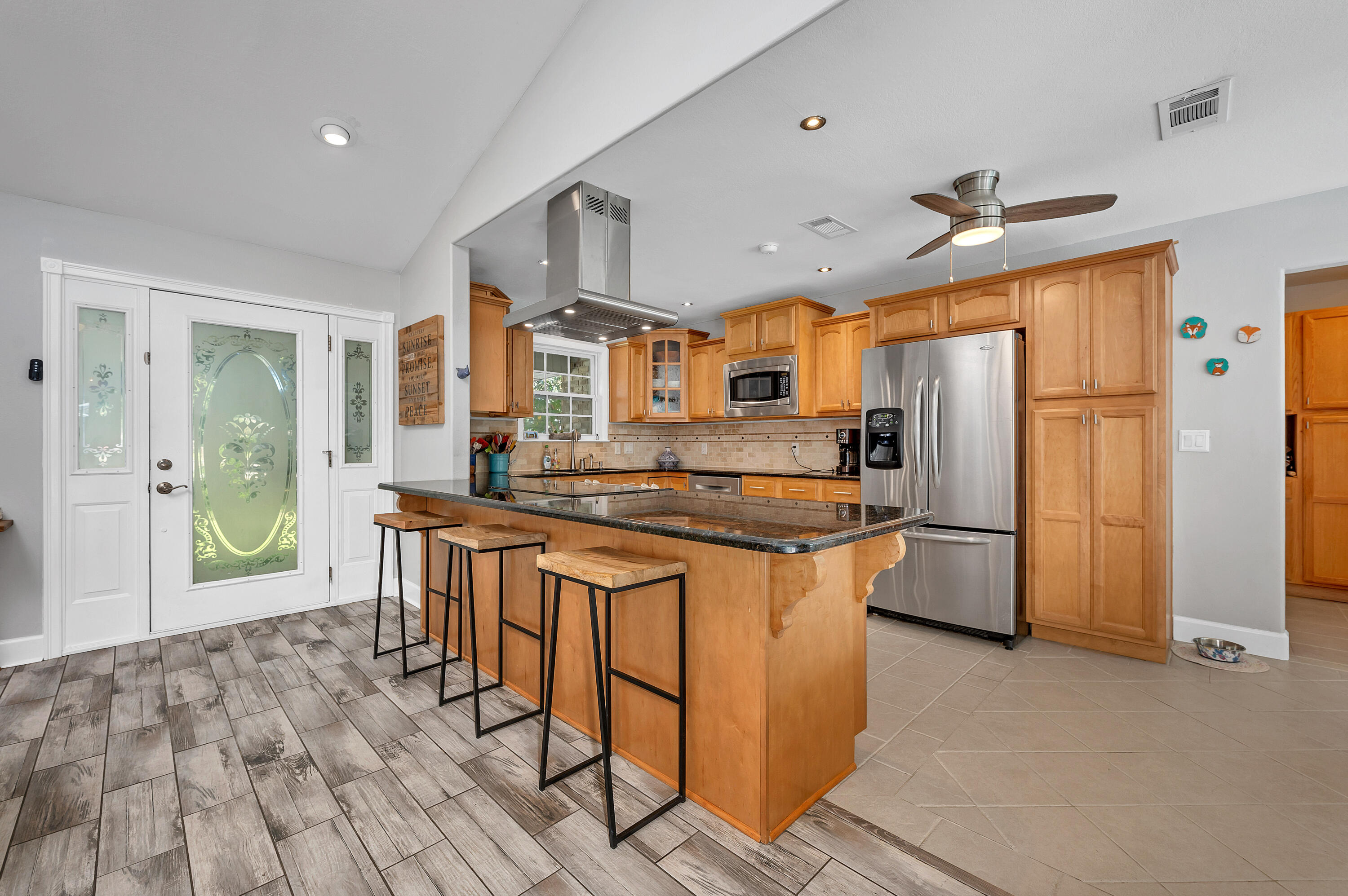 ROBLEDAL ESTATES - Residential