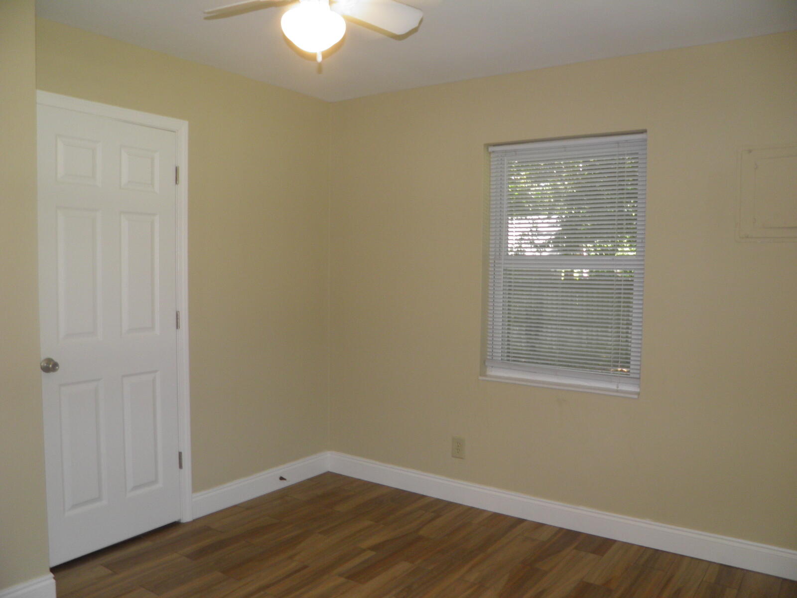 BAYSHORE PARK UNIT 1 - Residential Lease