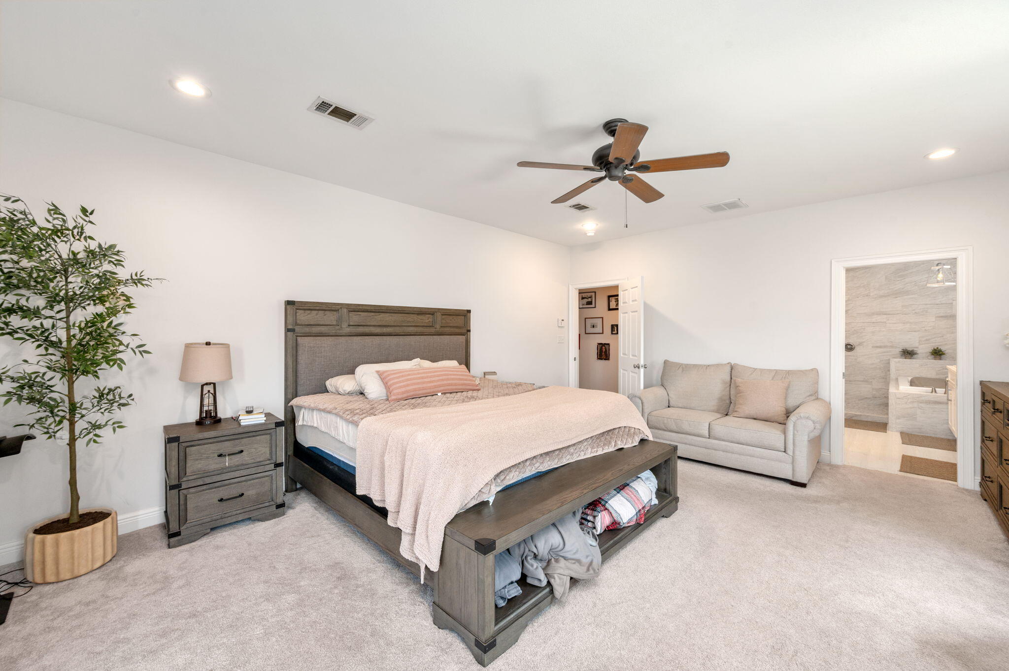 BELLA VISTA - Residential