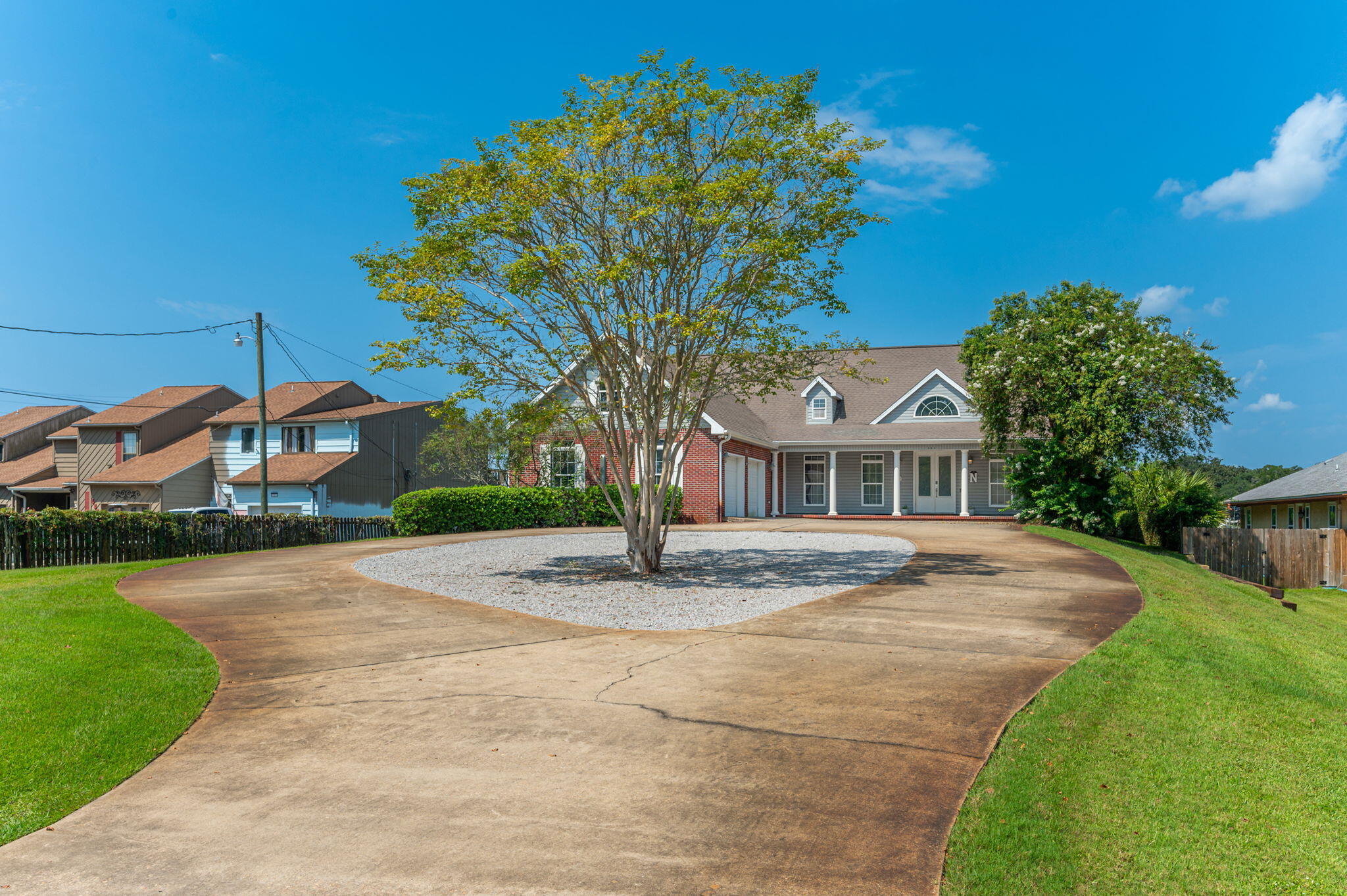 BELLA VISTA - Residential