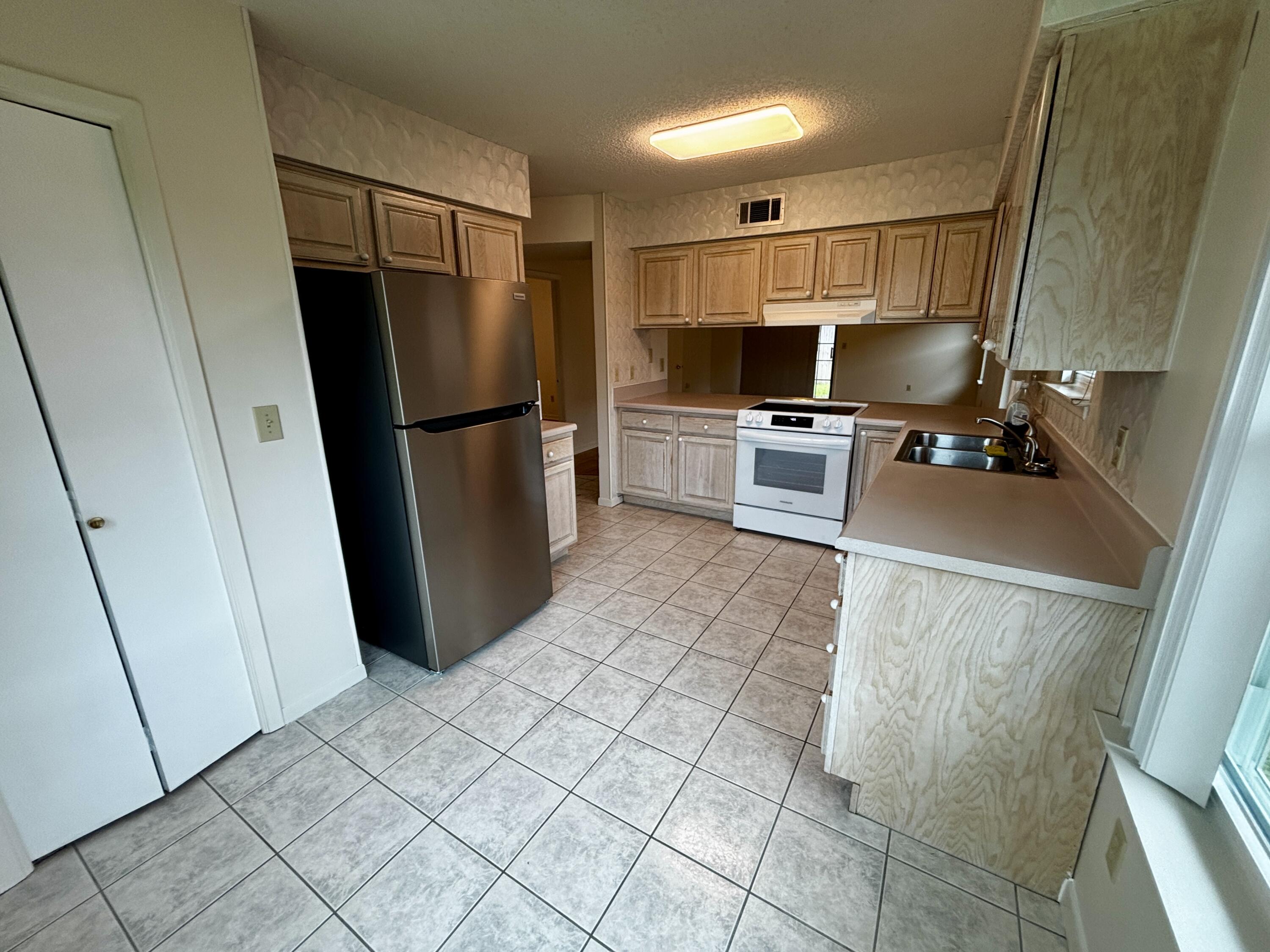 PORT DIXIE PATIO HOMES - Residential Lease