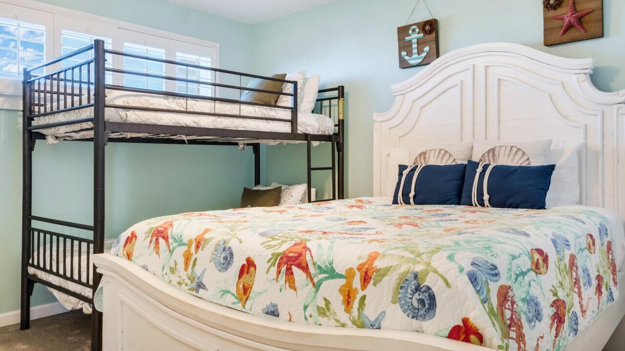 ISLANDER CONDO PH 2 - Residential