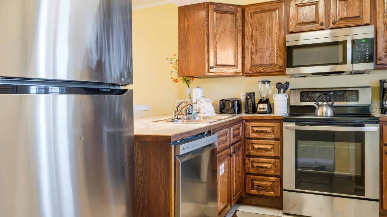 ISLANDER CONDO PH 2 - Residential