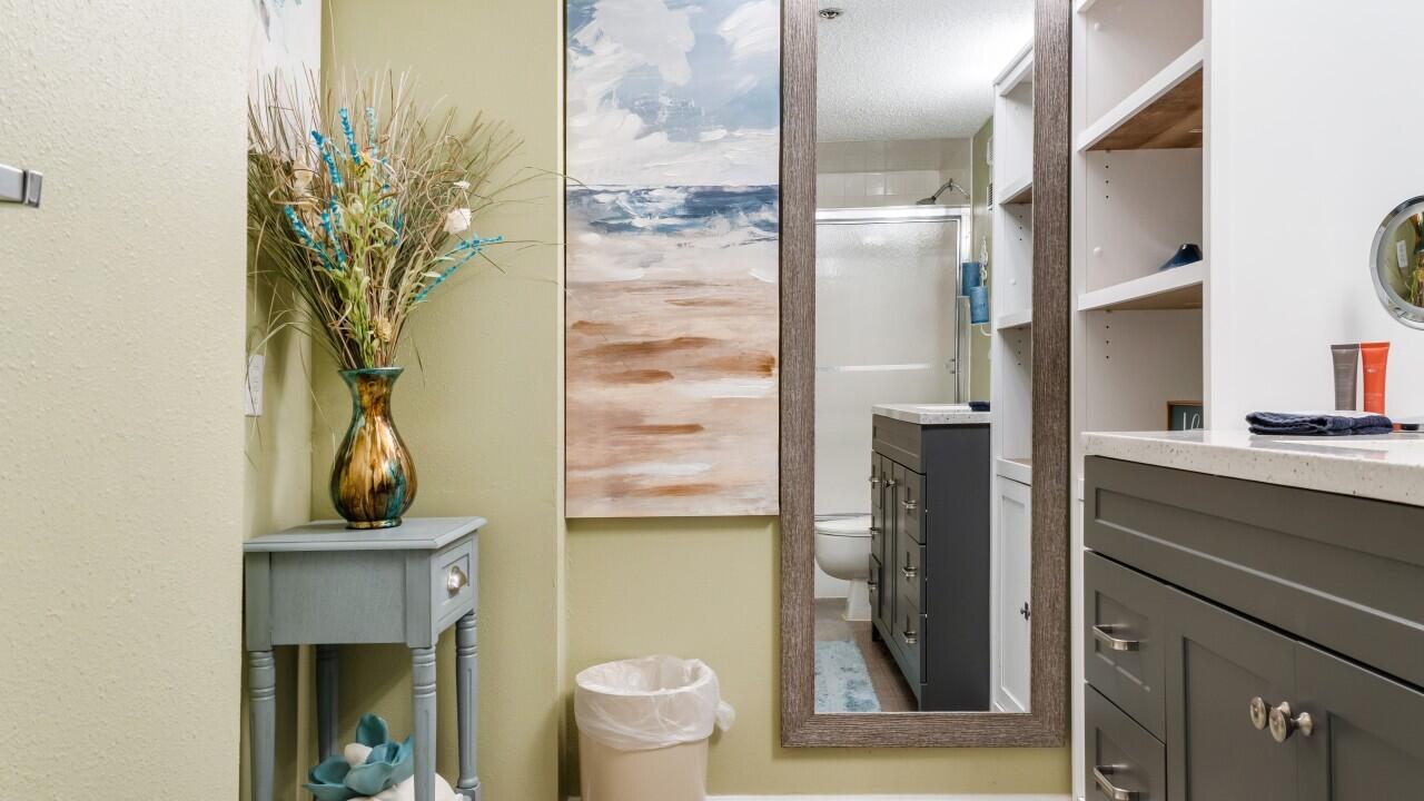 ISLANDER CONDO PH 2 - Residential