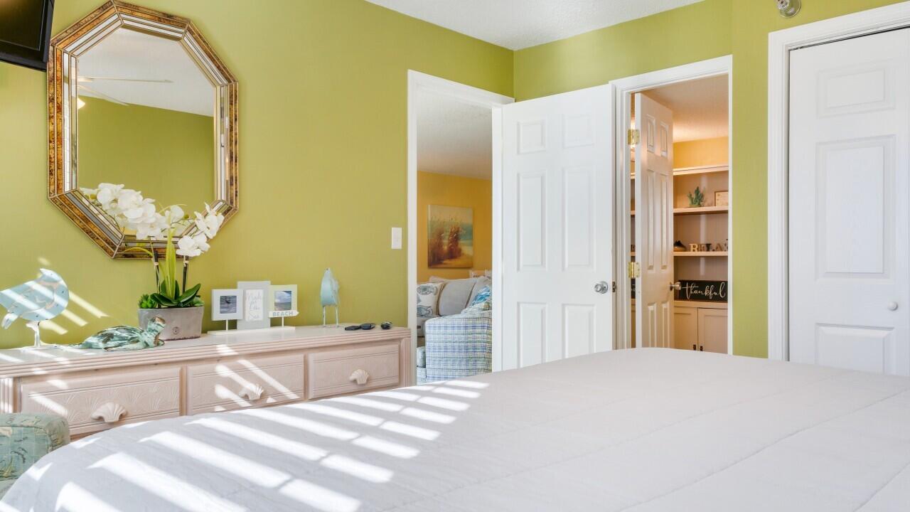 ISLANDER CONDO PH 2 - Residential