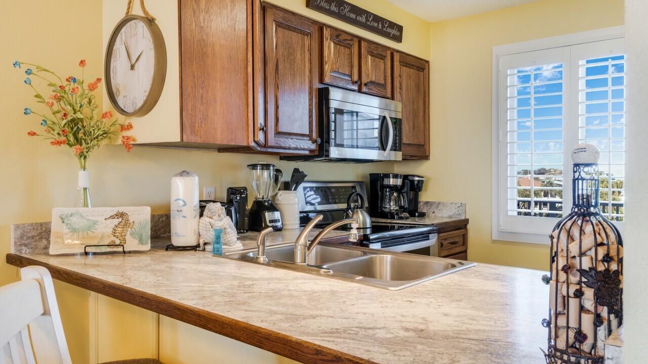 ISLANDER CONDO PH 2 - Residential