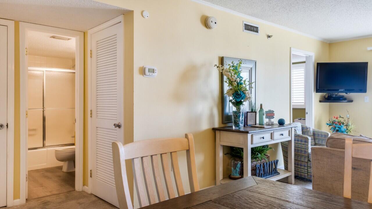 ISLANDER CONDO PH 2 - Residential