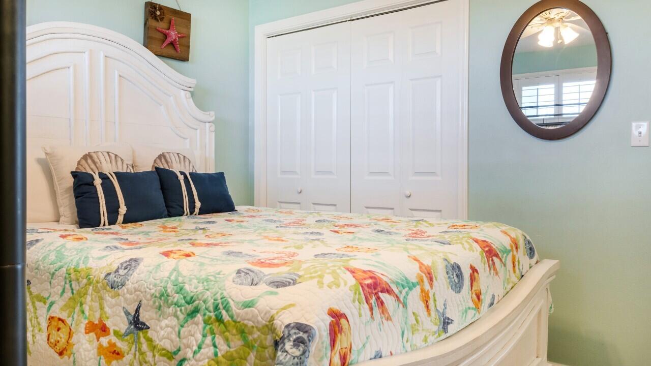 ISLANDER CONDO PH 2 - Residential