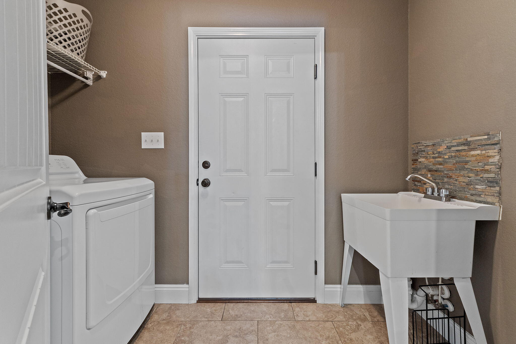 NAVARRE S/D 2ND ADDN - Residential