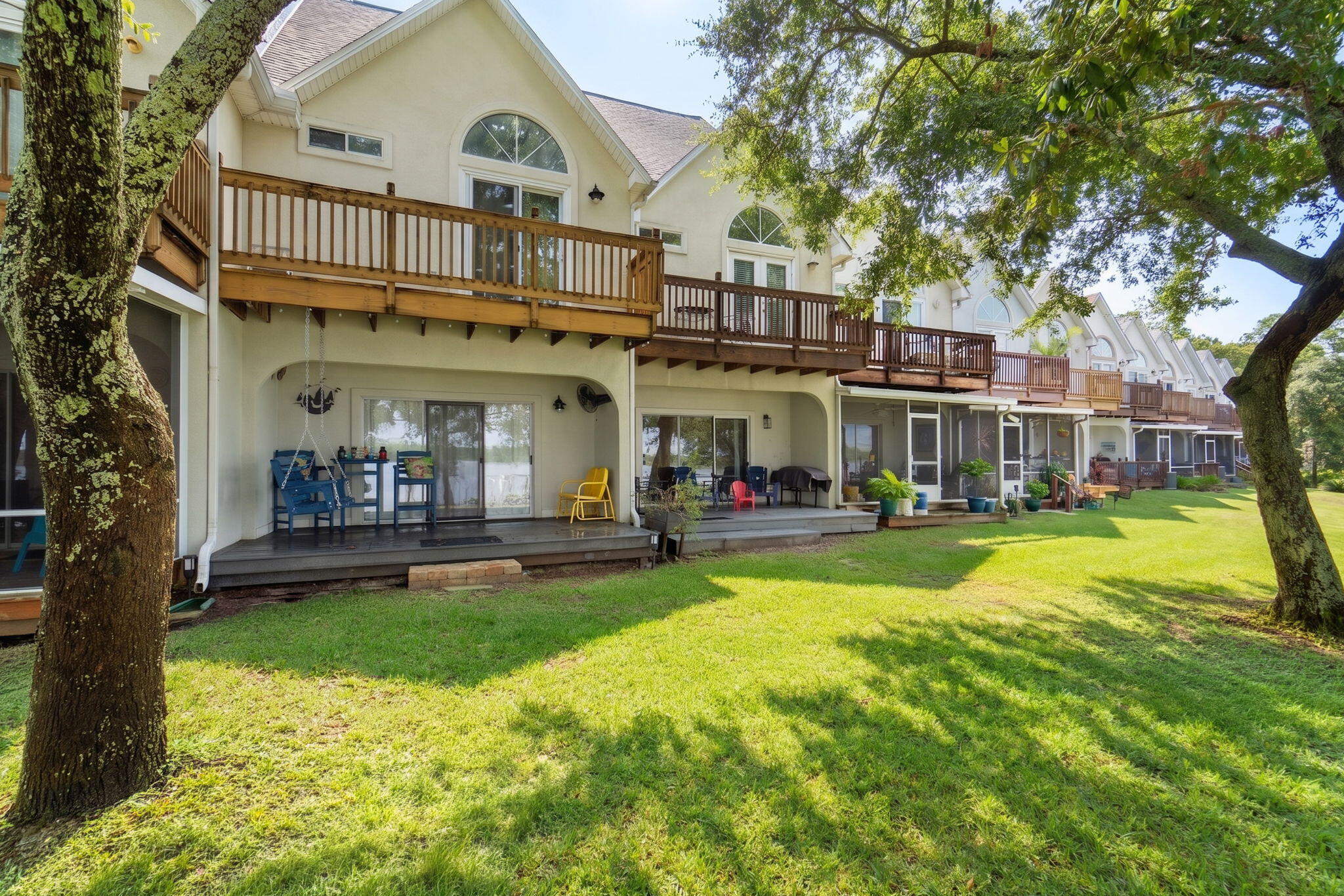 HIDDEN BAY VILLAGE - Residential