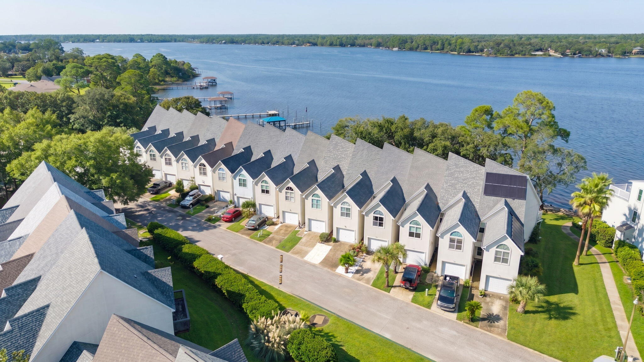 HIDDEN BAY VILLAGE - Residential