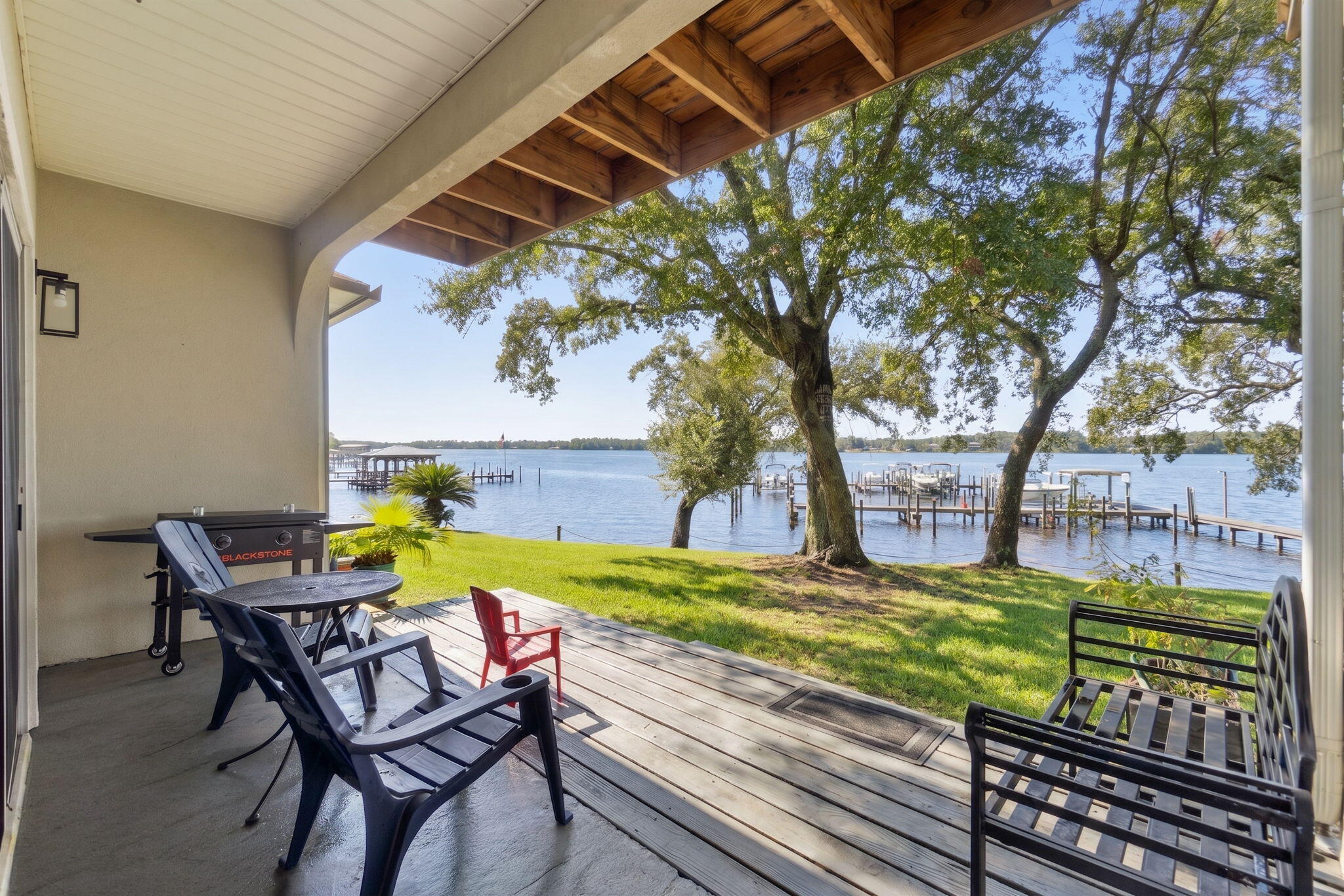 HIDDEN BAY VILLAGE - Residential