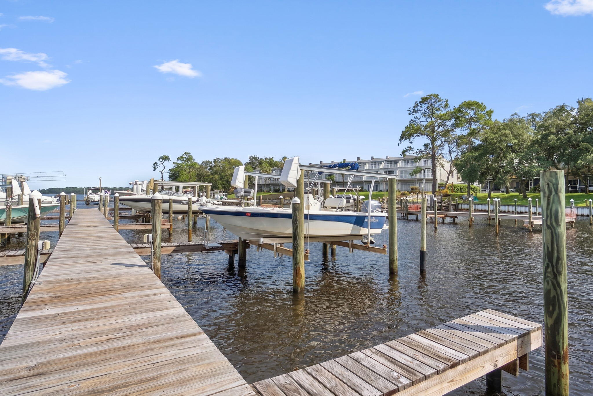HIDDEN BAY VILLAGE - Residential