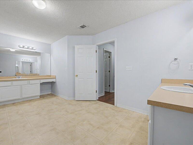 BROOKE ESTATES PH II - Residential Lease