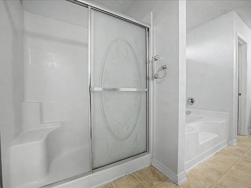 BROOKE ESTATES PH II - Residential Lease