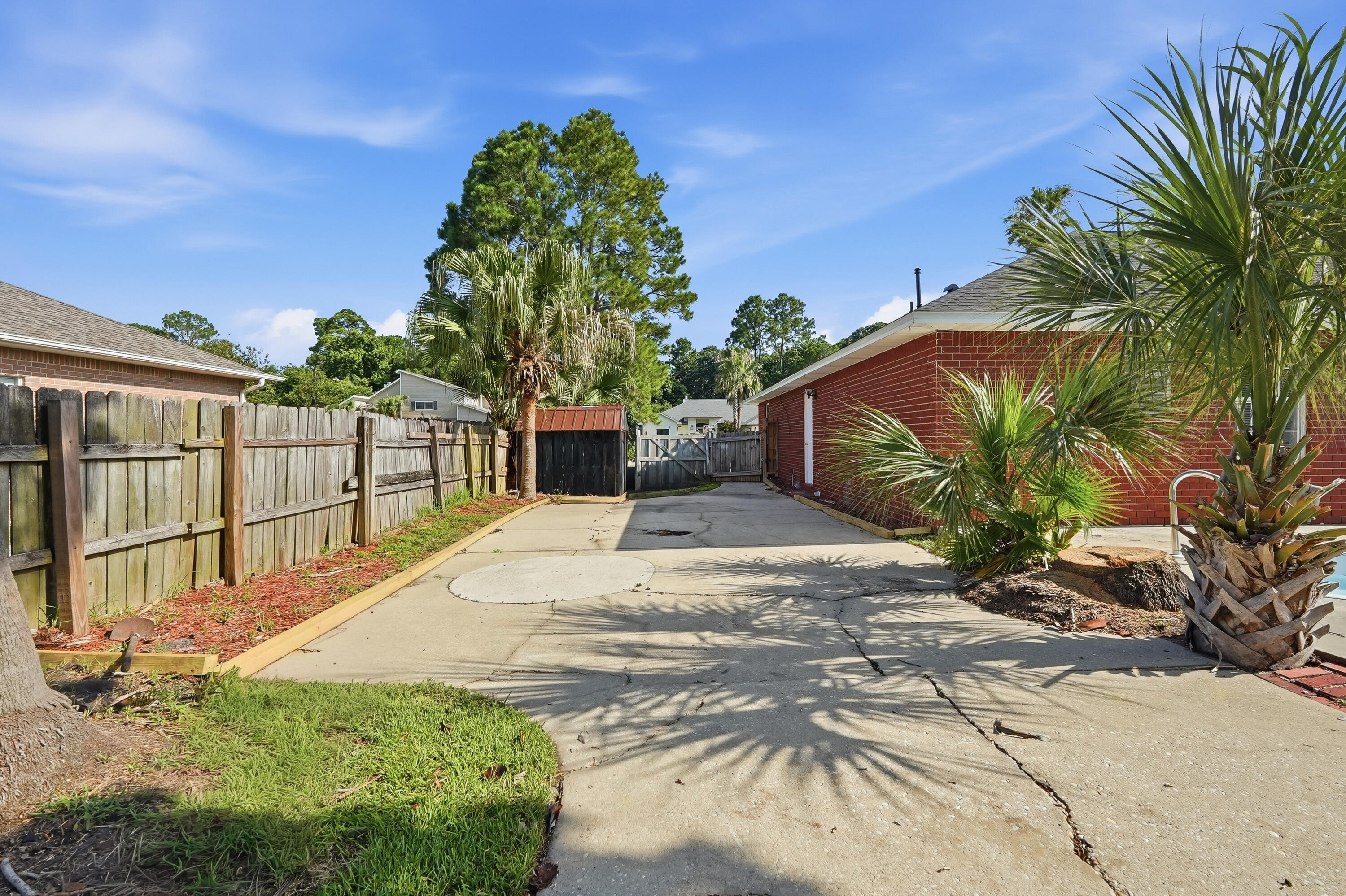 POLYNESIAN ISLANDS - Residential