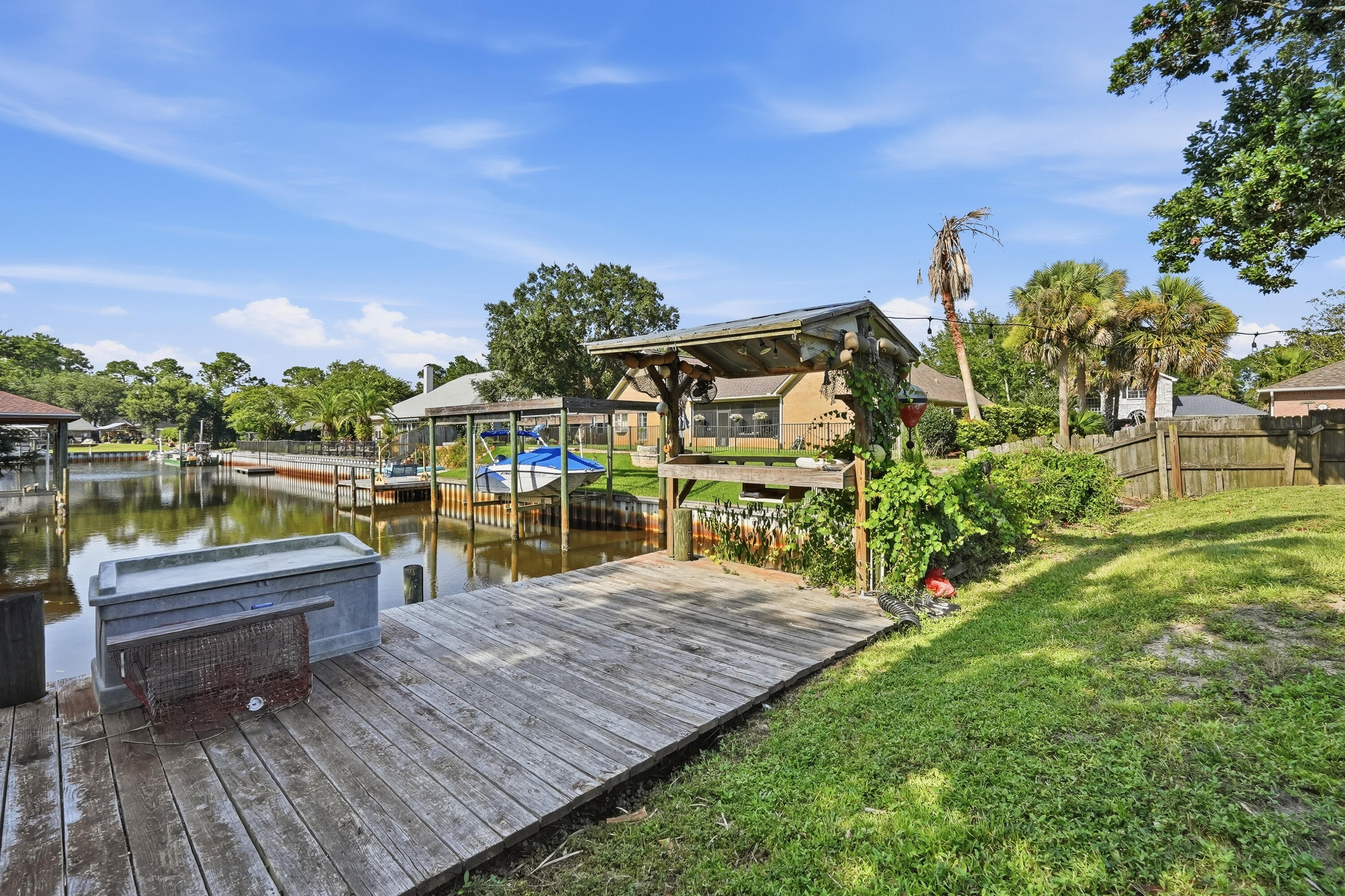 POLYNESIAN ISLANDS - Residential