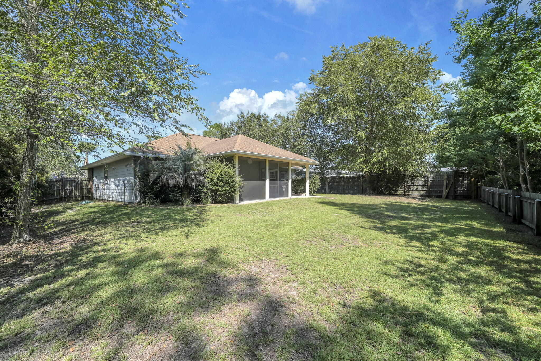 BAYOU PINES UNREC 1ST ADDN - Residential