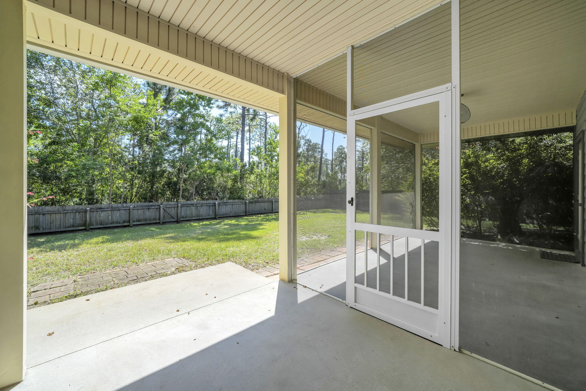 BAYOU PINES UNREC 1ST ADDN - Residential
