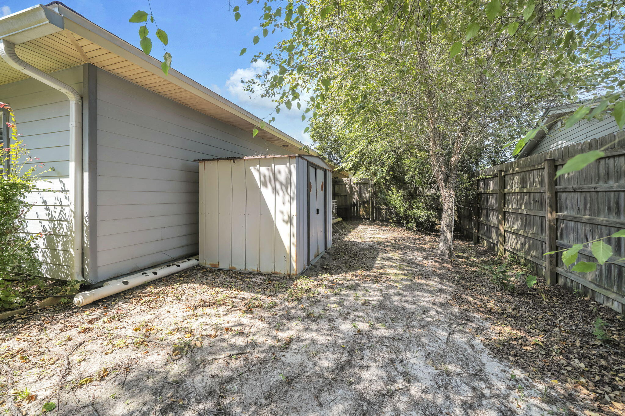 BAYOU PINES UNREC 1ST ADDN - Residential