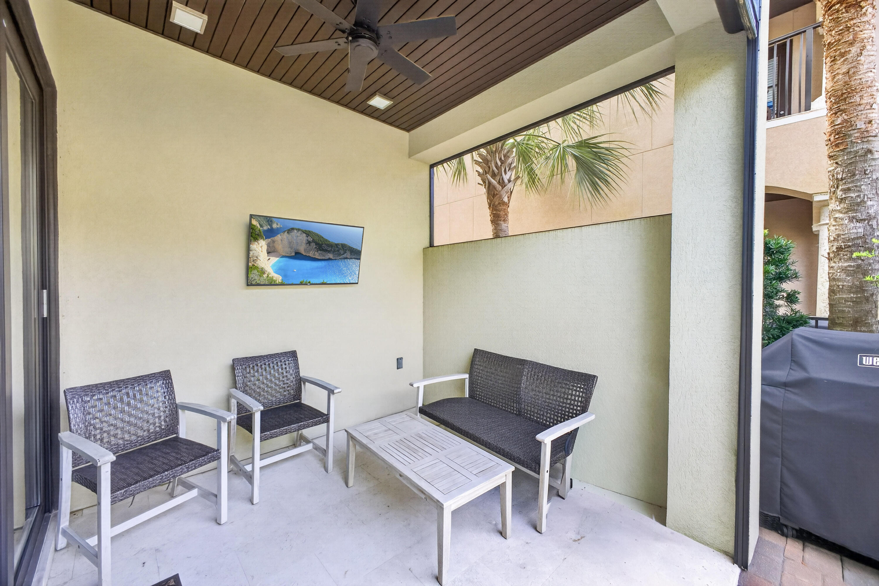 VILLA LAGO - Residential