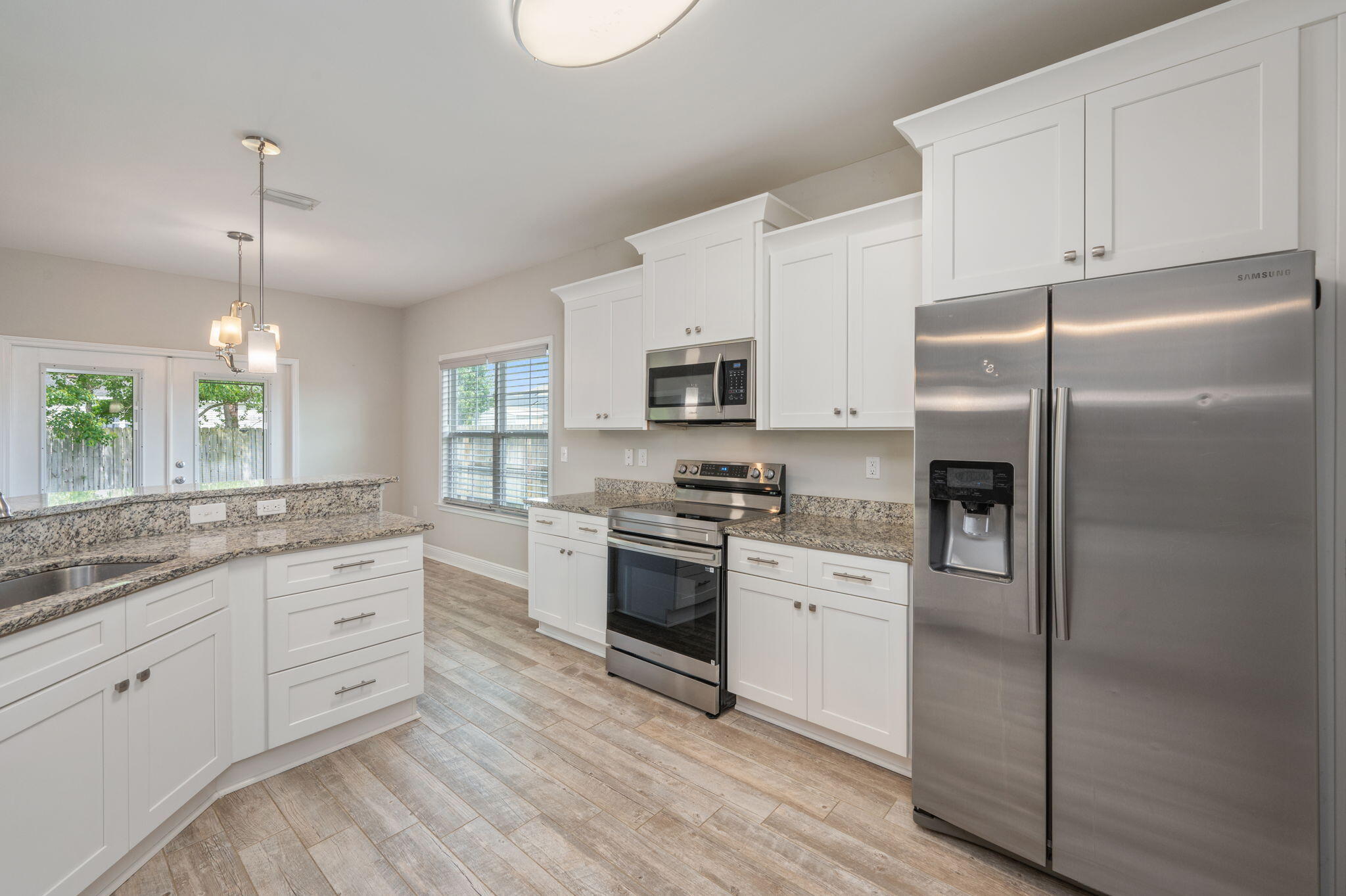 CRESCENT SHORES - Residential